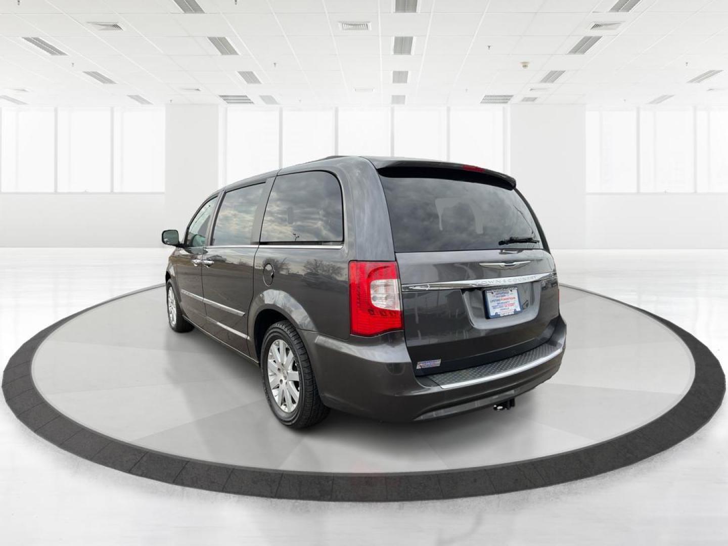 2016 Chrysler Town and Country Touring (2C4RC1BG4GR) with an 3.6L V6 DOHC 24V engine, 6-Speed Automatic transmission, located at 8750 N County Rd 25A, Piqua, OH, 45356, (937) 908-9800, 40.164391, -84.232513 - Photo#4