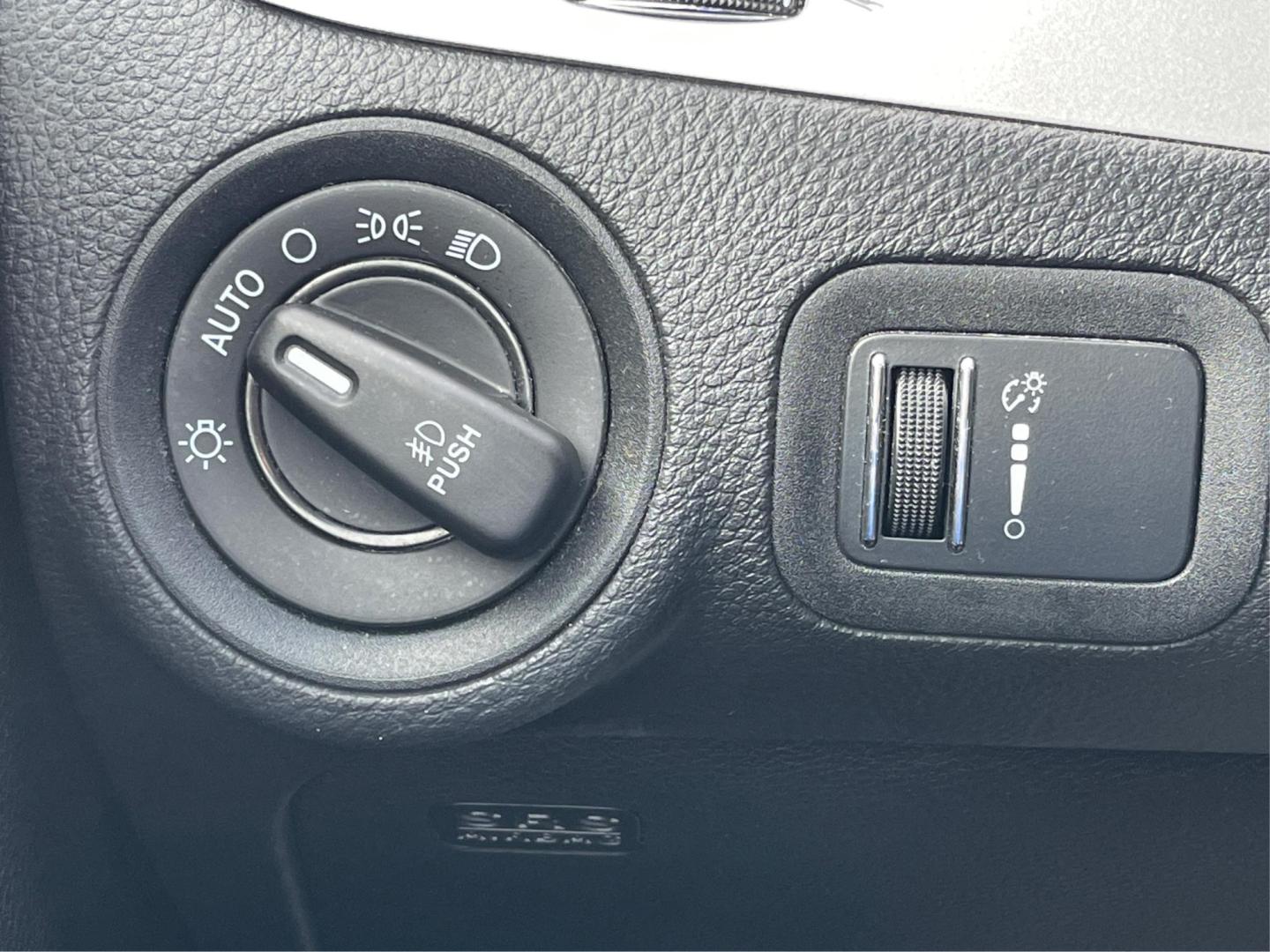 2014 Dodge Journey R/T (3C4PDDEG4ET) with an 3.6L V-6 DOHC engine, located at 8750 N County Rd 25A, Piqua, OH, 45356, (937) 908-9800, 40.164391, -84.232513 - Photo#16