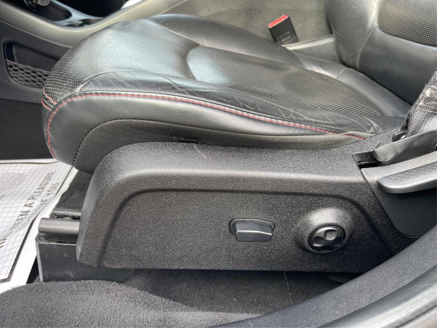 2014 Dodge Journey R/T (3C4PDDEG4ET) with an 3.6L V-6 DOHC engine, located at 8750 N County Rd 25A, Piqua, OH, 45356, (937) 908-9800, 40.164391, -84.232513 - Photo#17