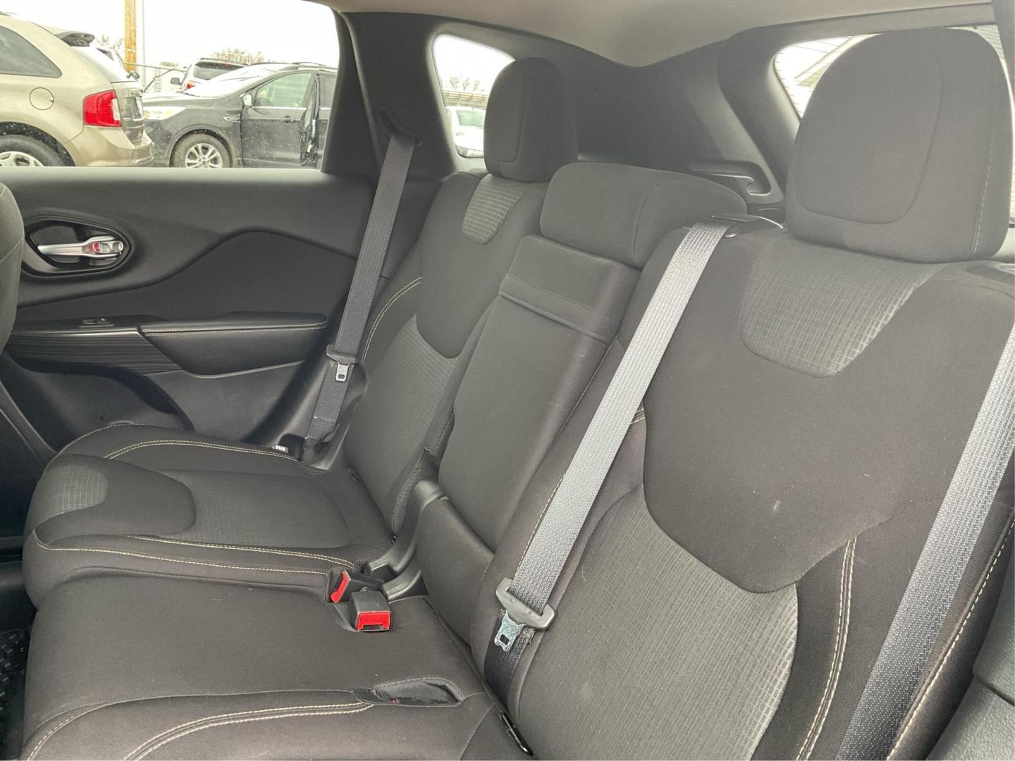 2016 Jeep Cherokee Latitude (1C4PJMCS0GW) with an Pentastar 3.2L V-6 DOHC engine, located at 1951 S Dayton Lakeview Rd., New Carlisle, OH, 45344, (937) 908-9800, 39.890999, -84.050255 - Photo#9