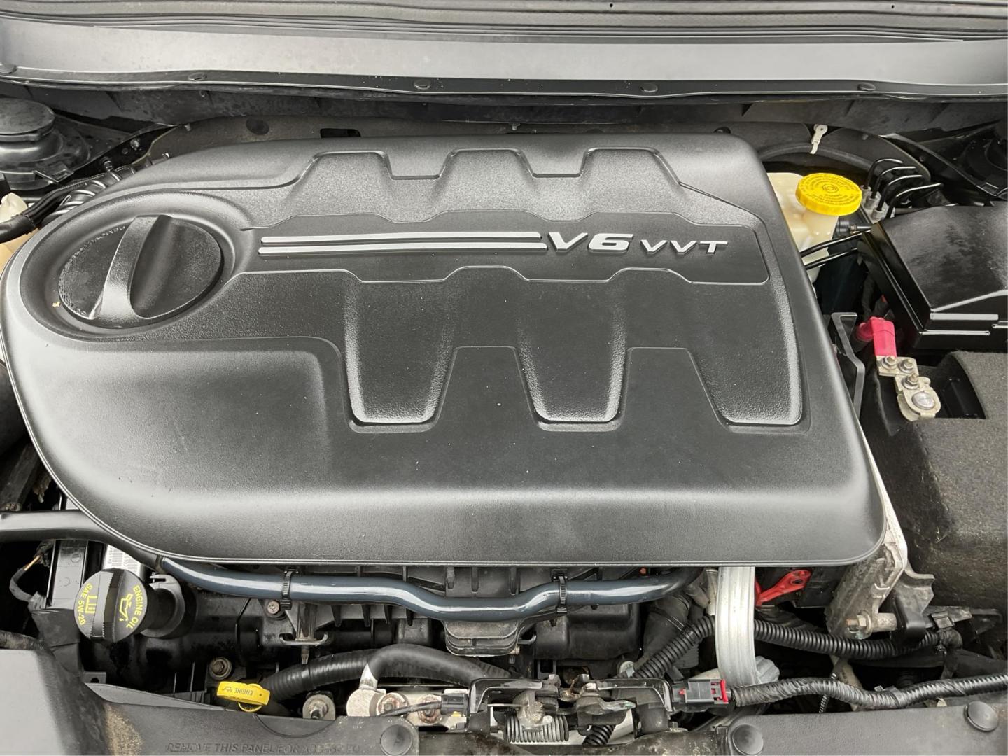 2016 Jeep Cherokee Latitude (1C4PJMCS0GW) with an Pentastar 3.2L V-6 DOHC engine, located at 1951 S Dayton Lakeview Rd., New Carlisle, OH, 45344, (937) 908-9800, 39.890999, -84.050255 - Photo#10