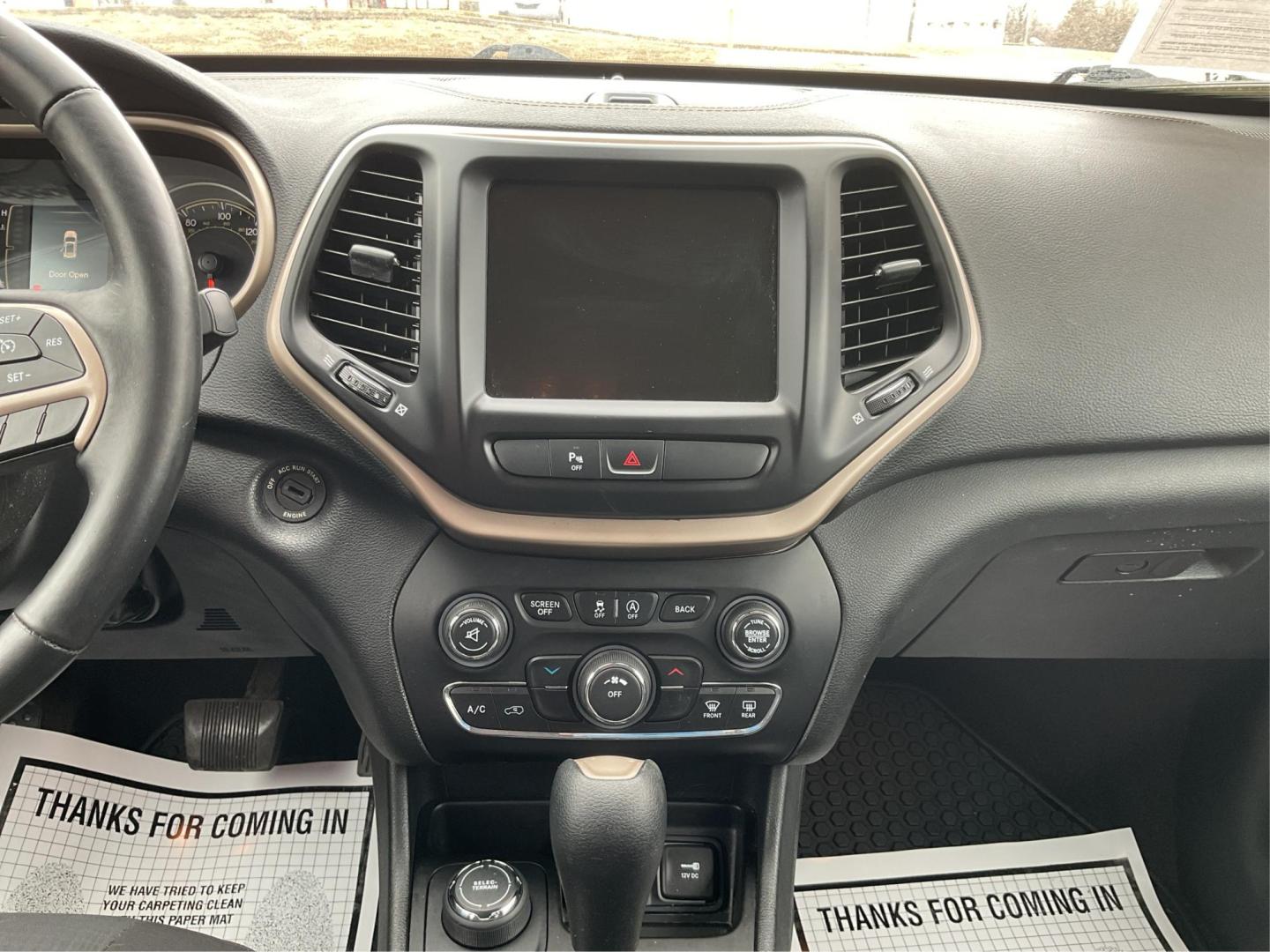 2016 Jeep Cherokee Latitude (1C4PJMCS0GW) with an Pentastar 3.2L V-6 DOHC engine, located at 1951 S Dayton Lakeview Rd., New Carlisle, OH, 45344, (937) 908-9800, 39.890999, -84.050255 - Photo#12