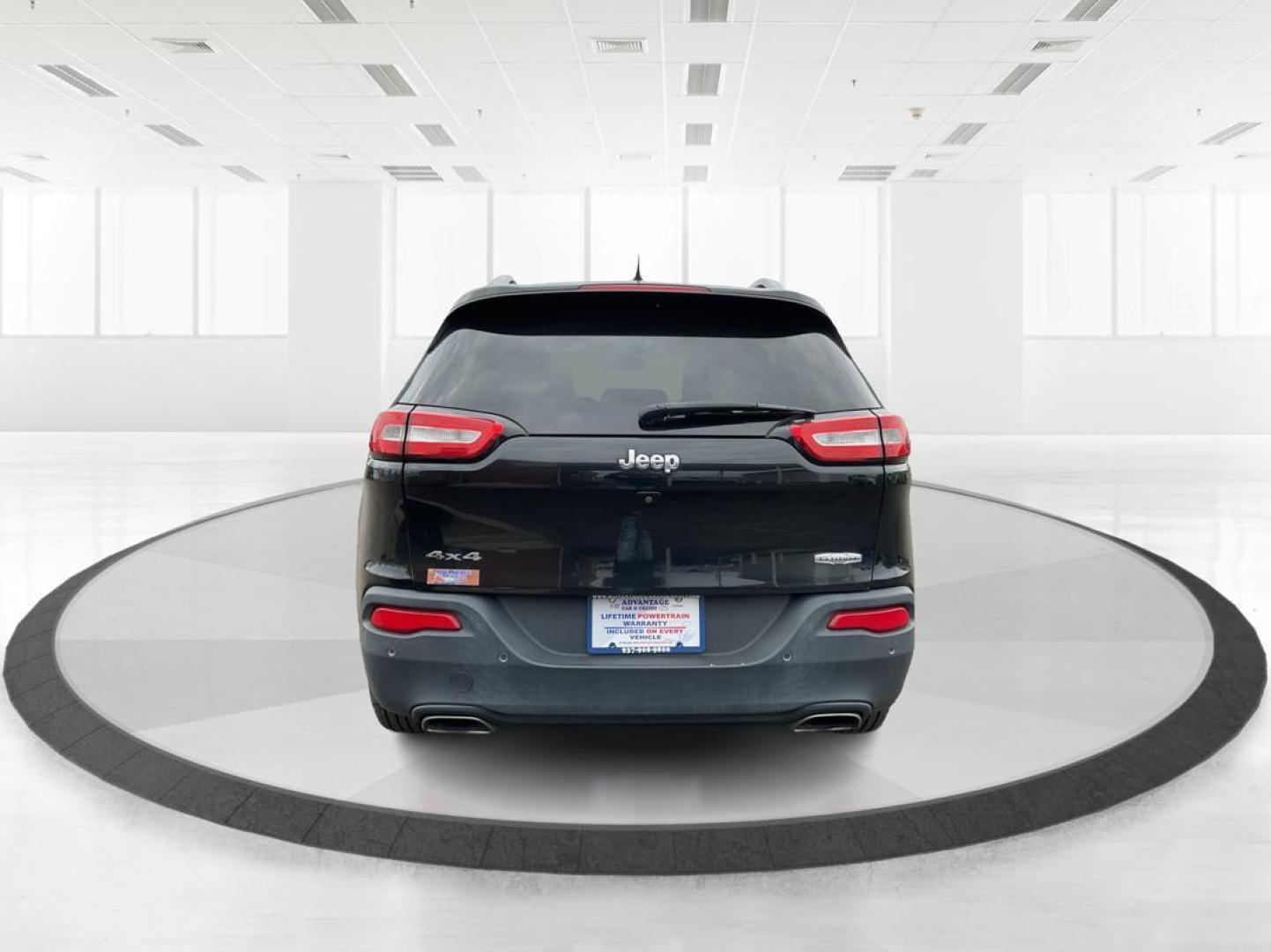 2016 Jeep Cherokee Latitude (1C4PJMCS0GW) with an Pentastar 3.2L V-6 DOHC engine, located at 1951 S Dayton Lakeview Rd., New Carlisle, OH, 45344, (937) 908-9800, 39.890999, -84.050255 - Photo#3