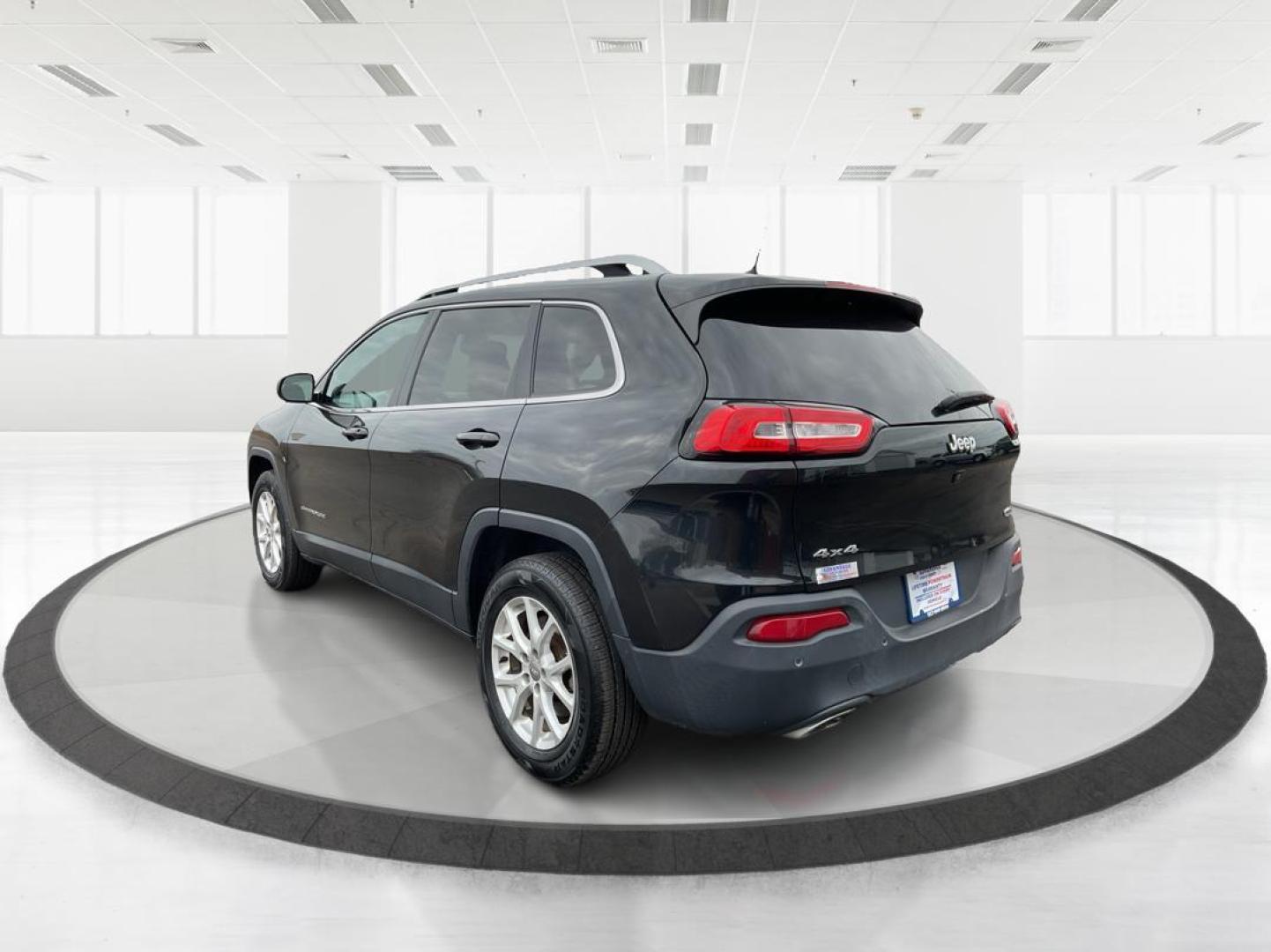 2016 Jeep Cherokee Latitude (1C4PJMCS0GW) with an Pentastar 3.2L V-6 DOHC engine, located at 1951 S Dayton Lakeview Rd., New Carlisle, OH, 45344, (937) 908-9800, 39.890999, -84.050255 - Photo#4