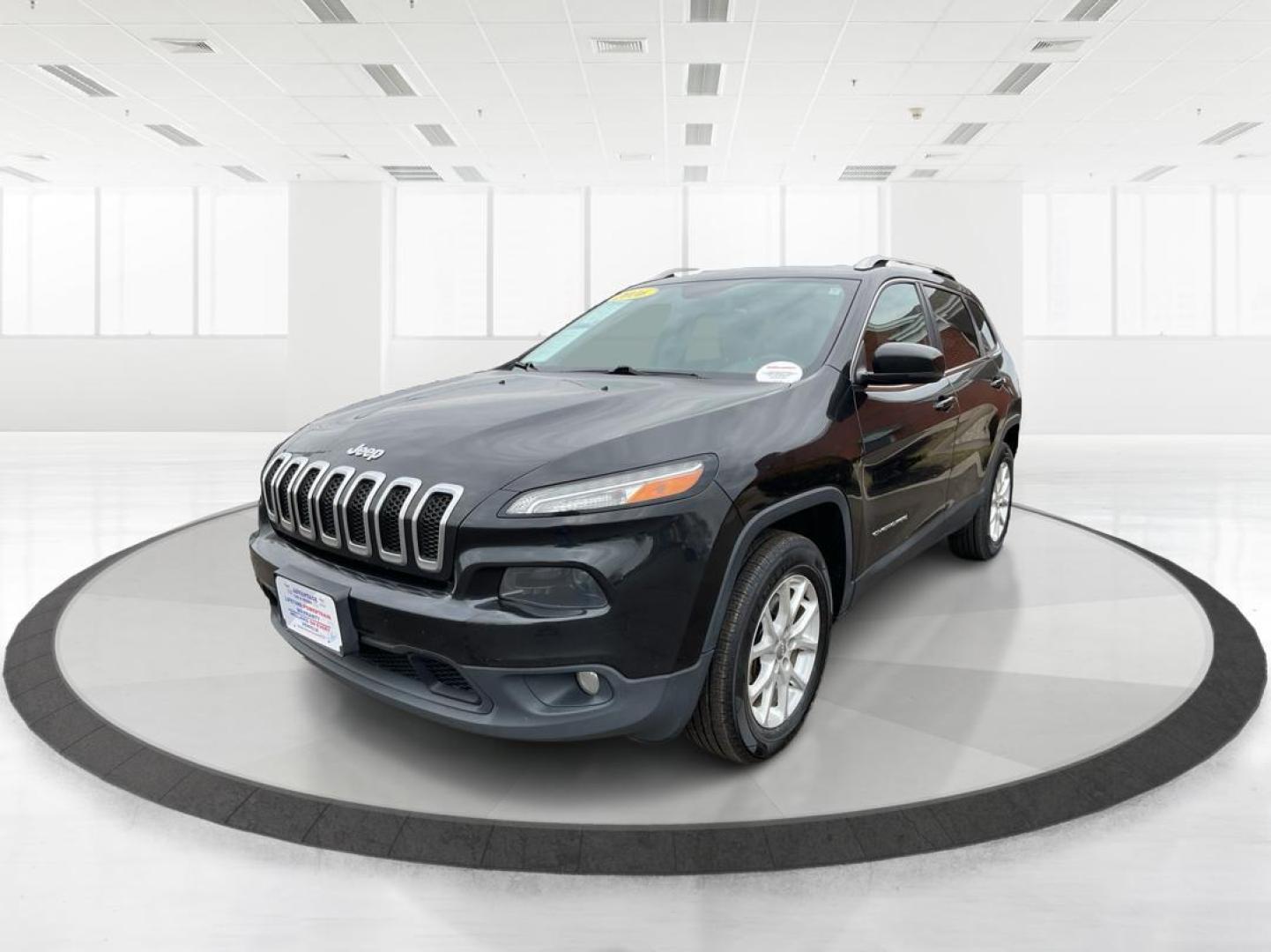 2016 Jeep Cherokee Latitude (1C4PJMCS0GW) with an Pentastar 3.2L V-6 DOHC engine, located at 1951 S Dayton Lakeview Rd., New Carlisle, OH, 45344, (937) 908-9800, 39.890999, -84.050255 - Photo#7