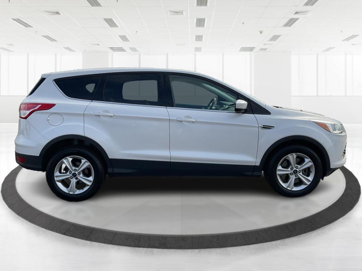 2014 Ford Escape SE (1FMCU0G94EU) with an EcoBoost 1.6L I-4 gasoline direct injection engine, located at 401 Woodman Dr, Riverside, OH, 45431, (937) 908-9800, 39.760899, -84.123421 - Photo#1