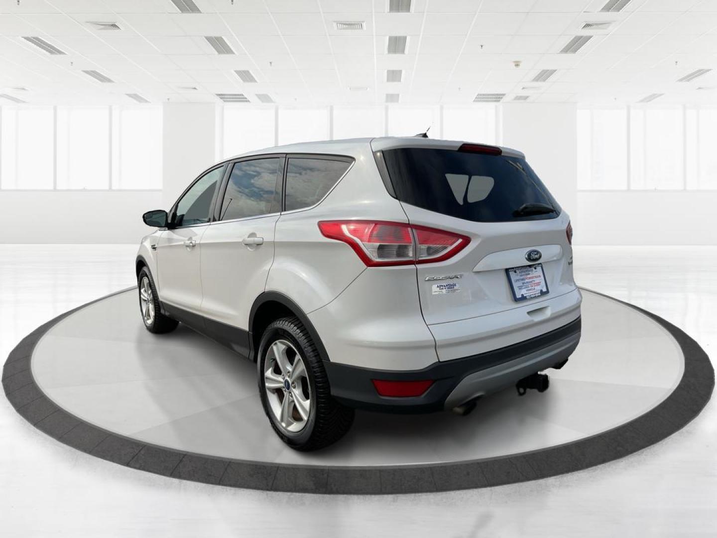 2014 Ford Escape SE (1FMCU0G94EU) with an EcoBoost 1.6L I-4 gasoline direct injection engine, located at 401 Woodman Dr, Riverside, OH, 45431, (937) 908-9800, 39.760899, -84.123421 - Photo#4