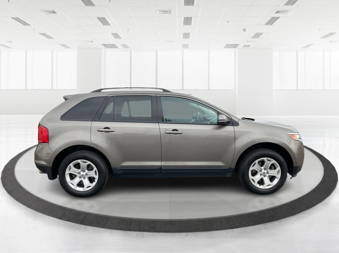 2013 Ford Edge SEL (2FMDK4JC0DB) with an 3.5L V-6 DOHC engine, located at 4508 South Dixie Dr, Moraine, OH, 45439, (937) 908-9800, 39.689976, -84.218452 - Photo#1