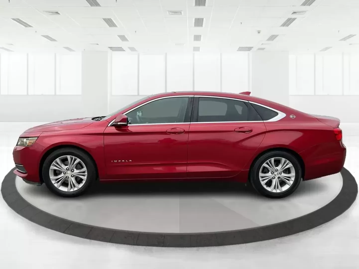 2015 Chevrolet Impala 2LT (2G1125S33F9) with an 3.6L V-6 gasoline direct injection engine, located at 1184 Kauffman Ave, Fairborn, OH, 45324, (937) 908-9800, 39.807072, -84.030914 - 2015 Chevrolet Impala 2LT - Photo#5