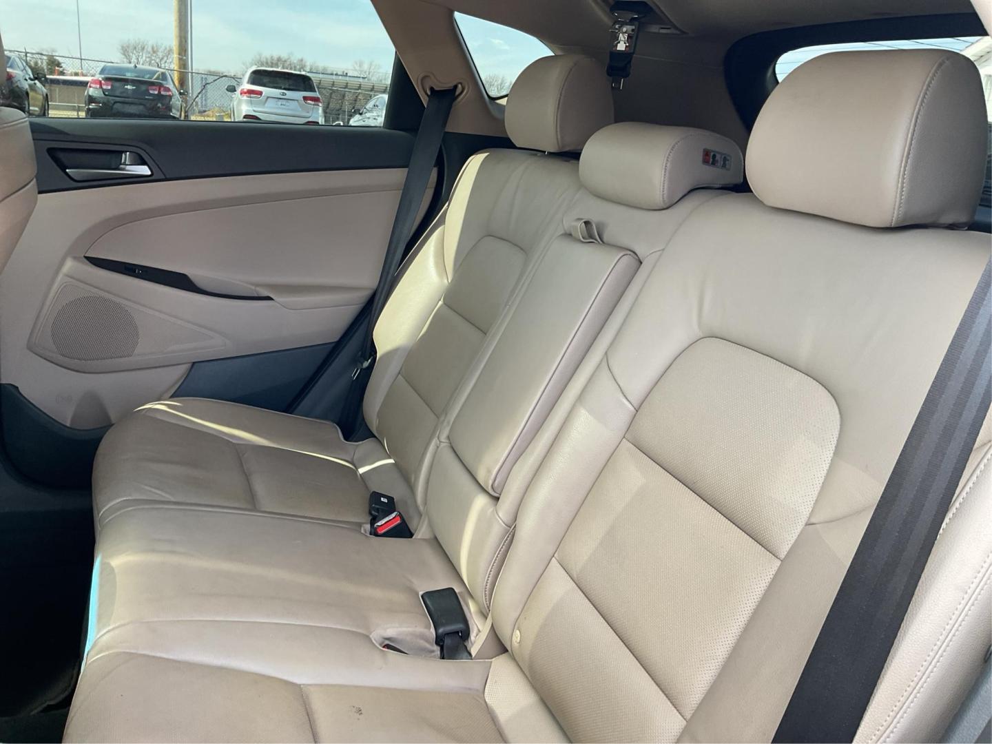 2016 Hyundai Tucson Limited (KM8J3CA20GU) with an 1.6L I-4 gasoline direct injection engine, located at 1099 N County Rd 25A, Troy, OH, 45373, (937) 908-9800, 40.057079, -84.212883 - Photo#9