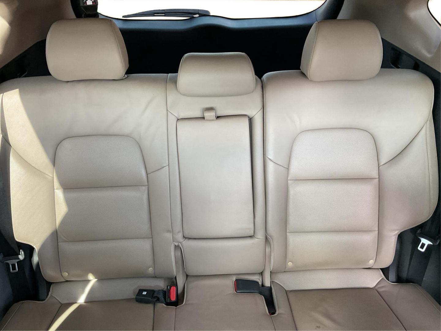 2016 Hyundai Tucson Limited (KM8J3CA20GU) with an 1.6L I-4 gasoline direct injection engine, located at 1099 N County Rd 25A, Troy, OH, 45373, (937) 908-9800, 40.057079, -84.212883 - Photo#13