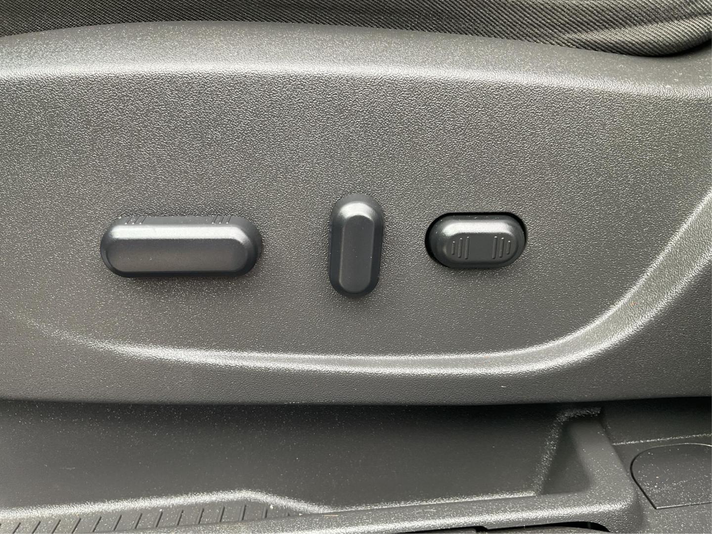 2014 Ford Escape Titanium (1FMCU9J95EU) with an EcoBoost 1.6L I-4 gasoline direct injection engine, located at 8750 N County Rd 25A, Piqua, OH, 45356, (937) 908-9800, 40.164391, -84.232513 - Photo#17