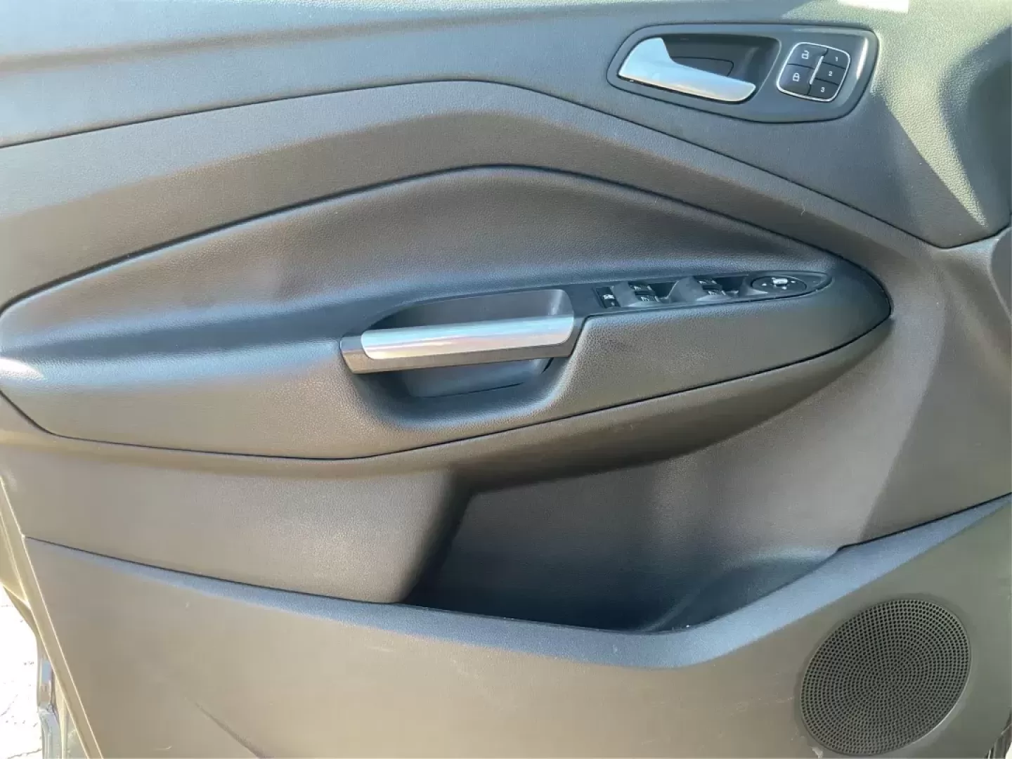 2016 Ford Escape Titanium (1FMCU9J92GU) with an EcoBoost 1.6L I-4 gasoline direct injection engine, located at 1184 Kauffman Ave, Fairborn, OH, 45324, (937) 908-9800, 39.807072, -84.030914 - Photo#18