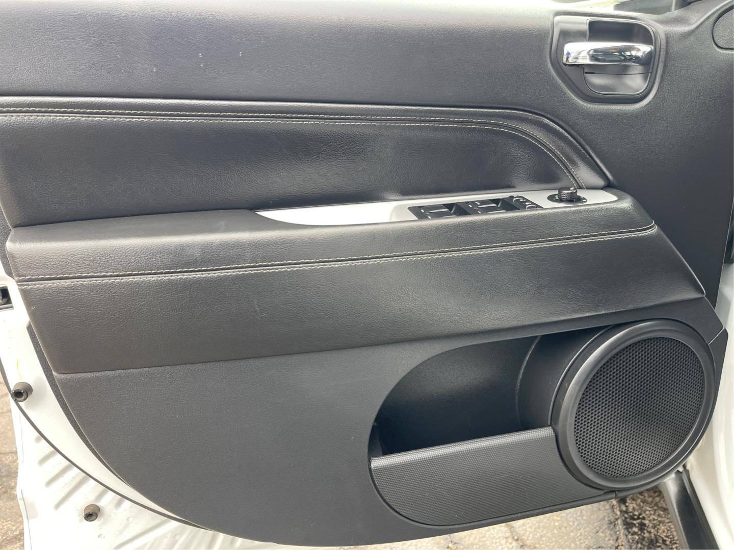 2016 Jeep Compass High Altitude (1C4NJCEA4GD) with an Other engine, located at 4508 South Dixie Dr, Moraine, OH, 45439, (937) 908-9800, 39.689976, -84.218452 - 2016 Jeep Compass High Altitude - Photo#17