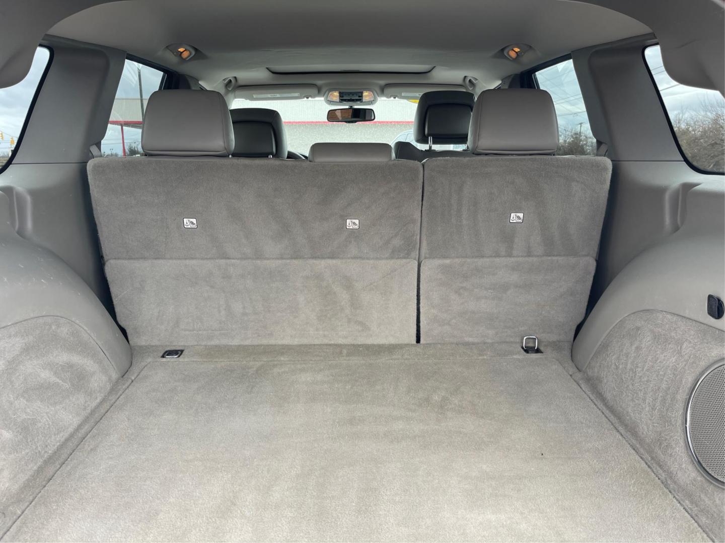 2013 Jeep Grand Cherokee Laredo (1C4RJFAG8DC) with an 3.6L V-6 DOHC engine, located at 880 E. National Road, Vandalia, OH, 45377, (937) 908-9800, 39.891918, -84.183594 - Photo#11
