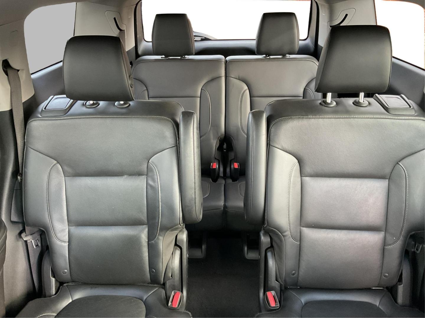2018 GMC Acadia SLT-1 (1GKKNMLA4JZ) with an 2.5L I-4 gasoline direct injection engine, located at 1230 East Main St, Xenia, OH, 45385, (937) 908-9800, 39.688026, -83.910172 - Photo#13