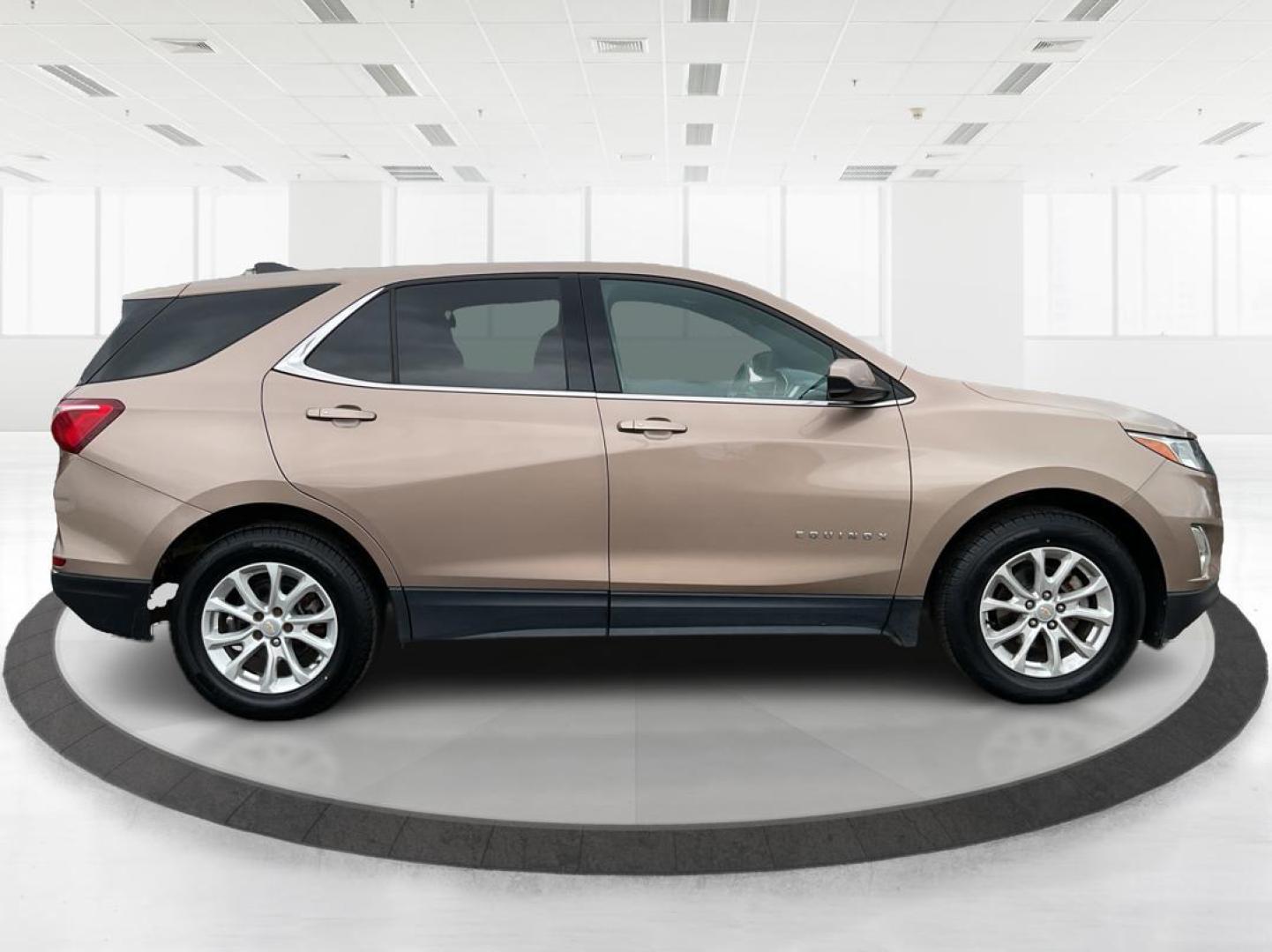 2018 Chevrolet Equinox LT AWD (2GNAXSEV5J6) with an 1.5L L4 DOHC 16V TURBO engine, 6-Speed Automatic transmission, located at 4508 South Dixie Dr, Moraine, OH, 45439, (937) 908-9800, 39.689976, -84.218452 - Photo#1