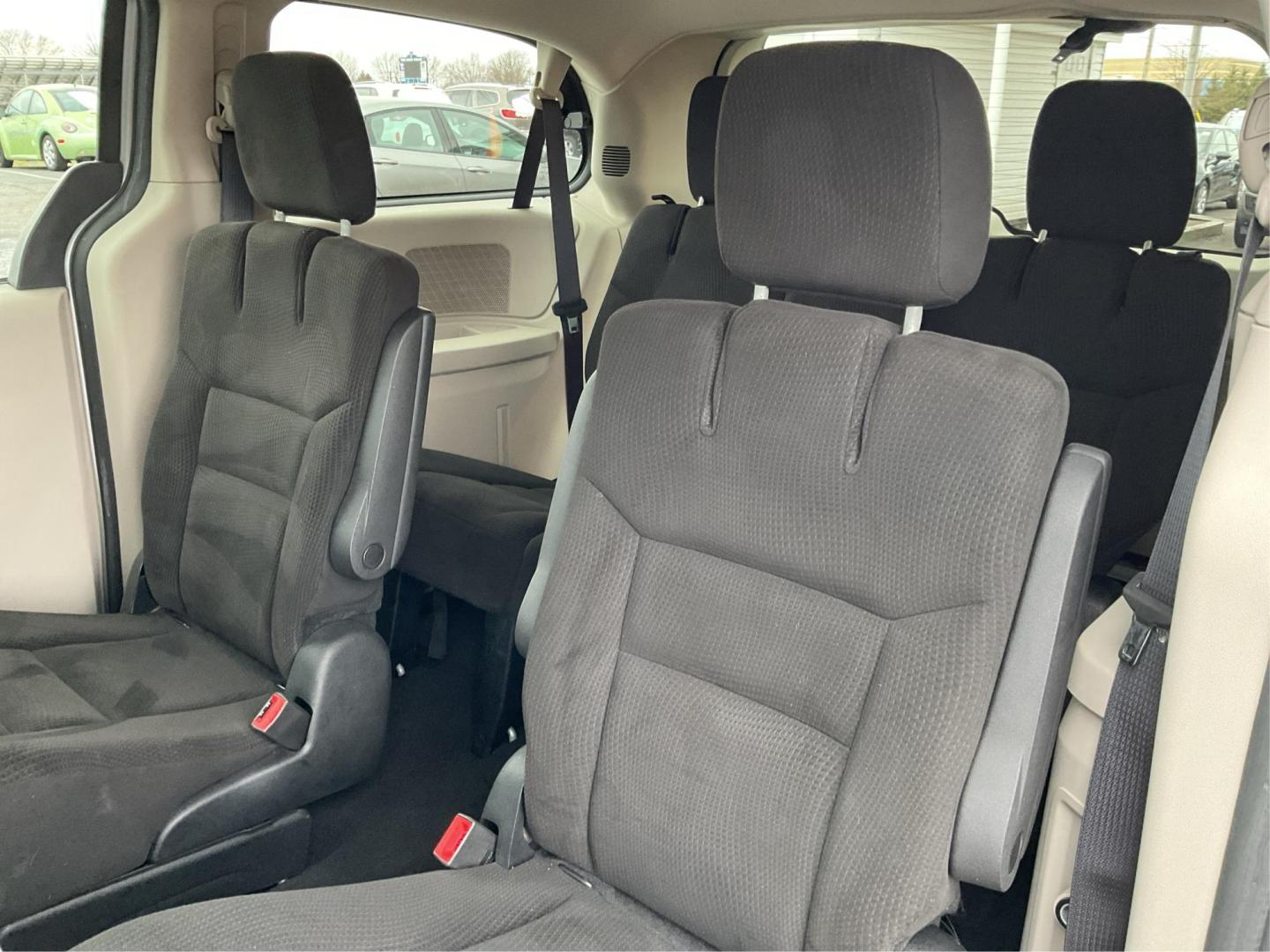 2015 Dodge Grand Caravan SE (2C4RDGBG9FR) with an Other engine, located at 1099 N County Rd 25A, Troy, OH, 45373, (937) 908-9800, 40.057079, -84.212883 - Photo#9