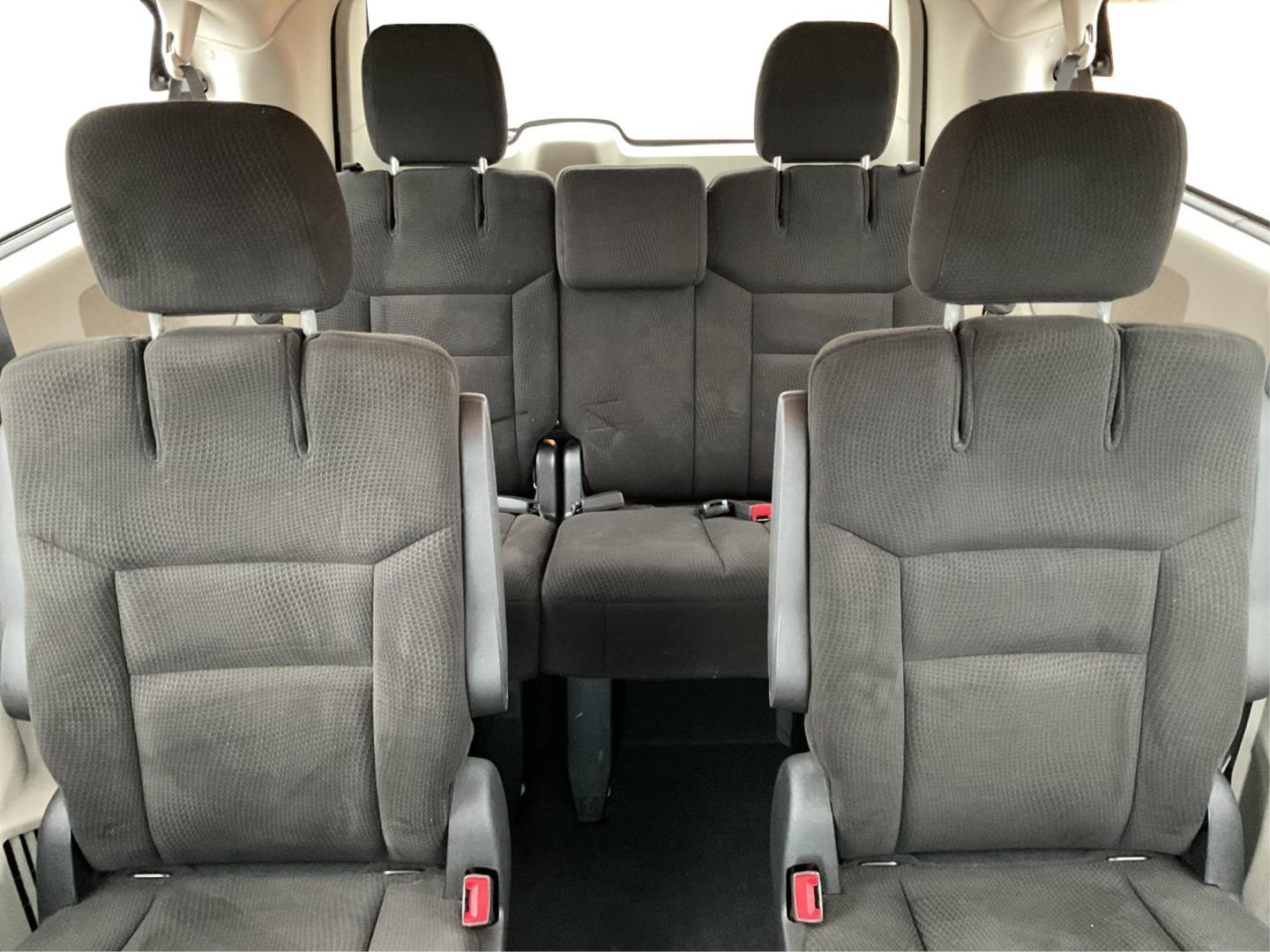 2015 Dodge Grand Caravan SE (2C4RDGBG9FR) with an Other engine, located at 1099 N County Rd 25A, Troy, OH, 45373, (937) 908-9800, 40.057079, -84.212883 - Photo#13