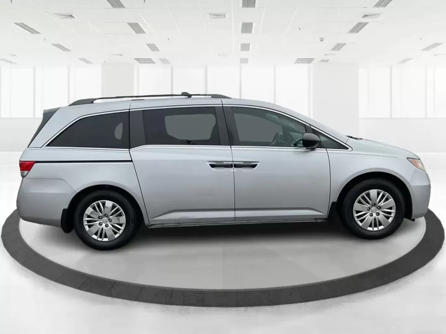 2014 Honda Odyssey LX (5FNRL5H23EB) with an 3.5L V-6 i-VTEC variable valve control engine, located at 1230 East Main St, Xenia, OH, 45385, (937) 908-9800, 39.688026, -83.910172 - Photo#1