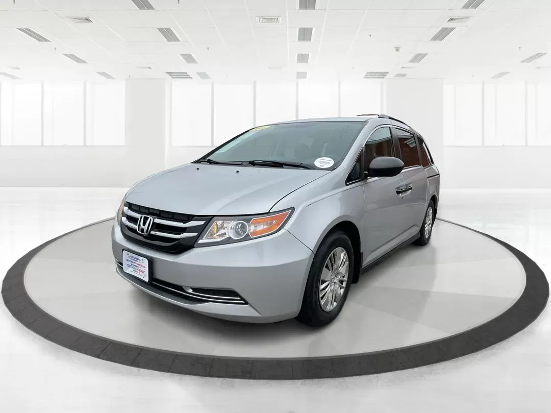 2014 Honda Odyssey LX (5FNRL5H23EB) with an 3.5L V-6 i-VTEC variable valve control engine, located at 1230 East Main St, Xenia, OH, 45385, (937) 908-9800, 39.688026, -83.910172 - Photo#7