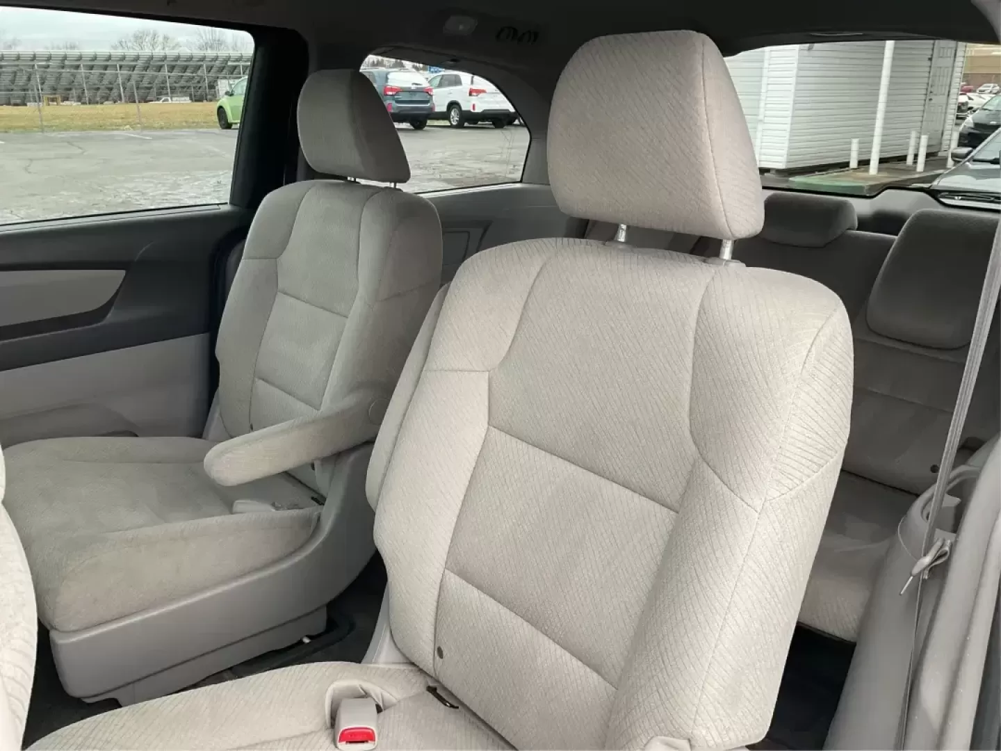2014 Honda Odyssey LX (5FNRL5H23EB) with an 3.5L V-6 i-VTEC variable valve control engine, located at 1230 East Main St, Xenia, OH, 45385, (937) 908-9800, 39.688026, -83.910172 - Photo#9