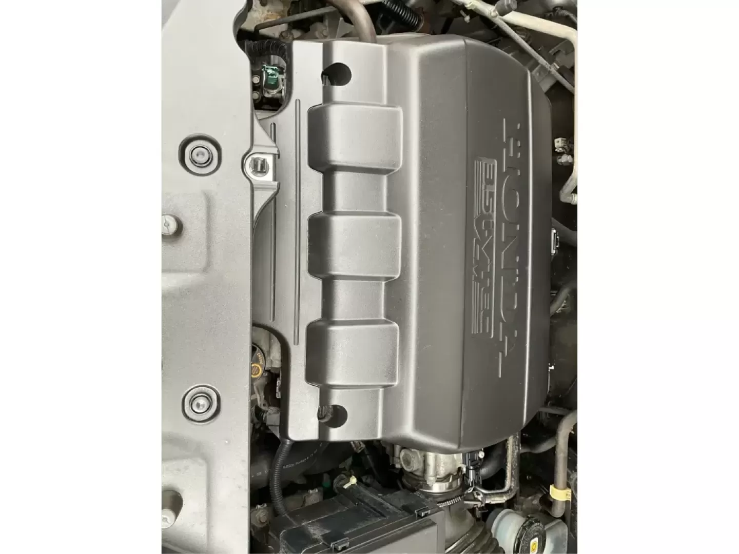 2014 Honda Odyssey LX (5FNRL5H23EB) with an 3.5L V-6 i-VTEC variable valve control engine, located at 1230 East Main St, Xenia, OH, 45385, (937) 908-9800, 39.688026, -83.910172 - Photo#10