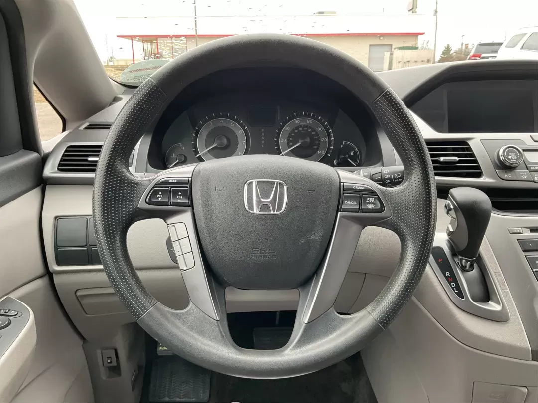 2014 Honda Odyssey LX (5FNRL5H23EB) with an 3.5L V-6 i-VTEC variable valve control engine, located at 1230 East Main St, Xenia, OH, 45385, (937) 908-9800, 39.688026, -83.910172 - Photo#15