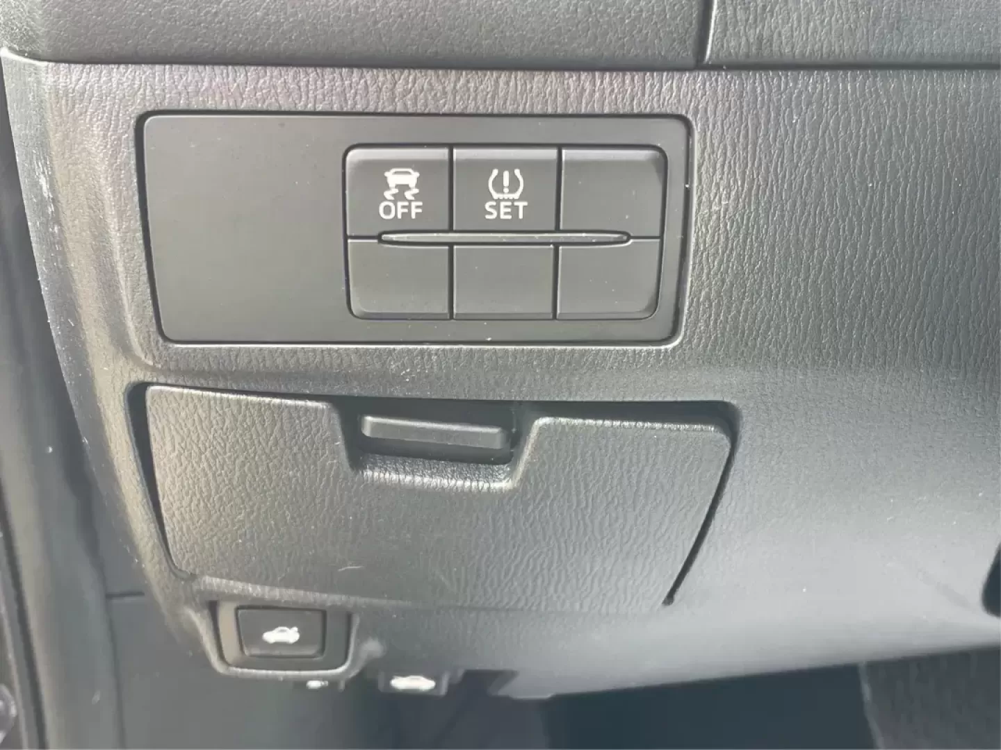 2014 Mazda Mazda6 i Sport (JM1GJ1U65E1) with an Other engine, located at 401 Woodman Dr, Riverside, OH, 45431, (937) 908-9800, 39.760899, -84.123421 - 2014 Mazda Mazda6 i Sport - Photo#16