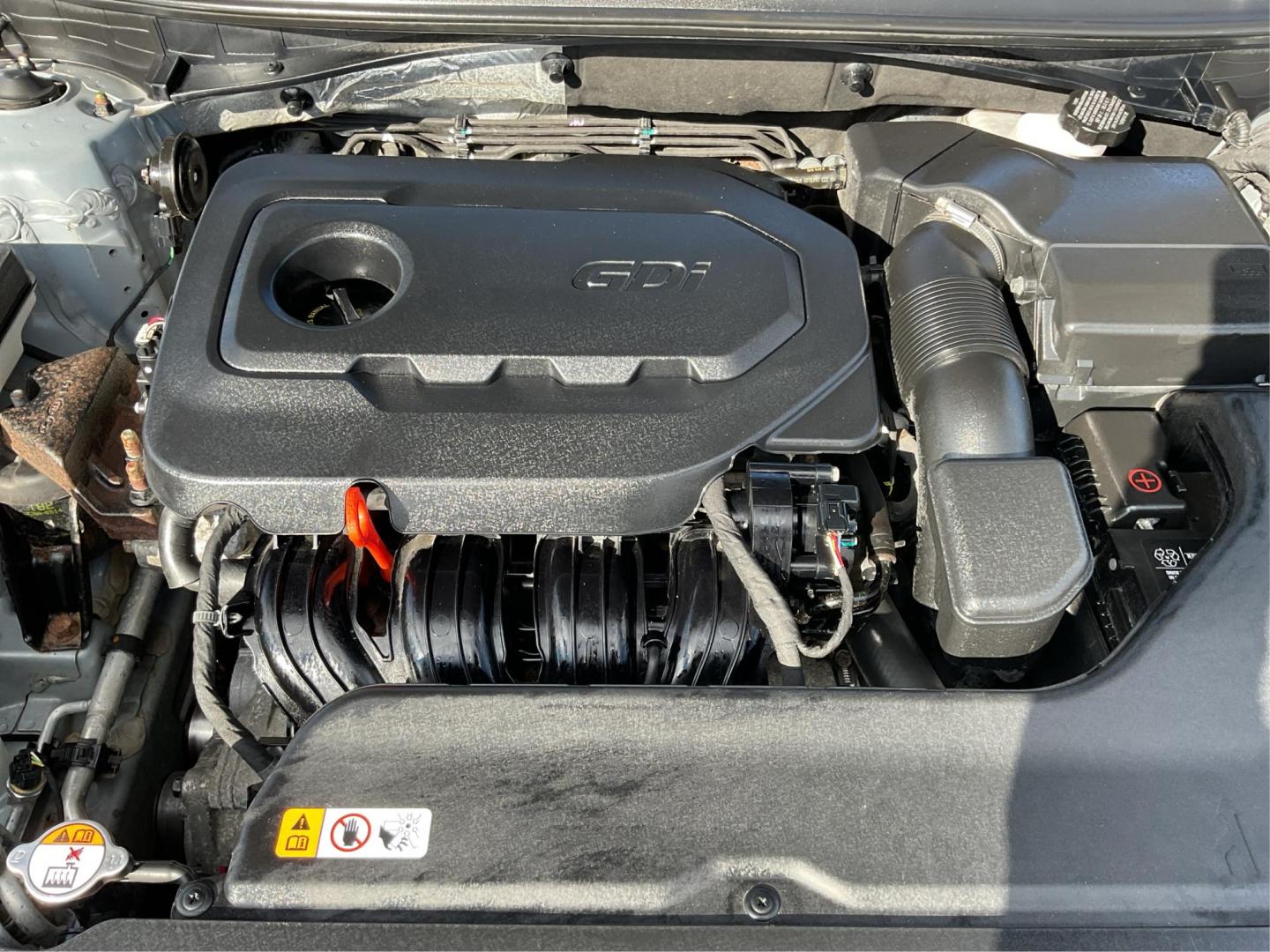 2015 Hyundai Sonata SE (5NPE24AF2FH) with an 2.4L I-4 gasoline direct injection engine, located at 1951 S Dayton Lakeview Rd., New Carlisle, OH, 45344, (937) 908-9800, 39.890999, -84.050255 - Photo#10