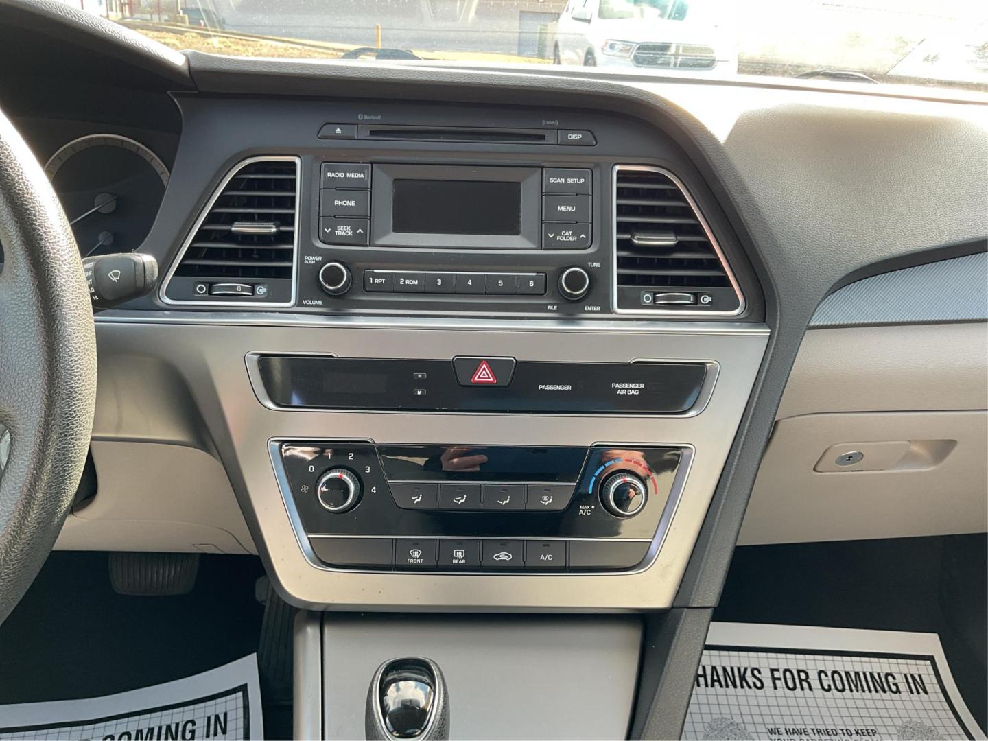 2015 Hyundai Sonata SE (5NPE24AF2FH) with an 2.4L I-4 gasoline direct injection engine, located at 1951 S Dayton Lakeview Rd., New Carlisle, OH, 45344, (937) 908-9800, 39.890999, -84.050255 - Photo#11