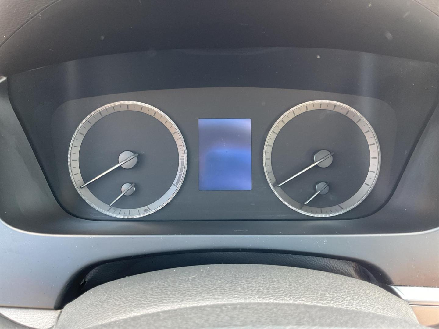 2015 Hyundai Sonata SE (5NPE24AF2FH) with an 2.4L I-4 gasoline direct injection engine, located at 1951 S Dayton Lakeview Rd., New Carlisle, OH, 45344, (937) 908-9800, 39.890999, -84.050255 - Photo#13