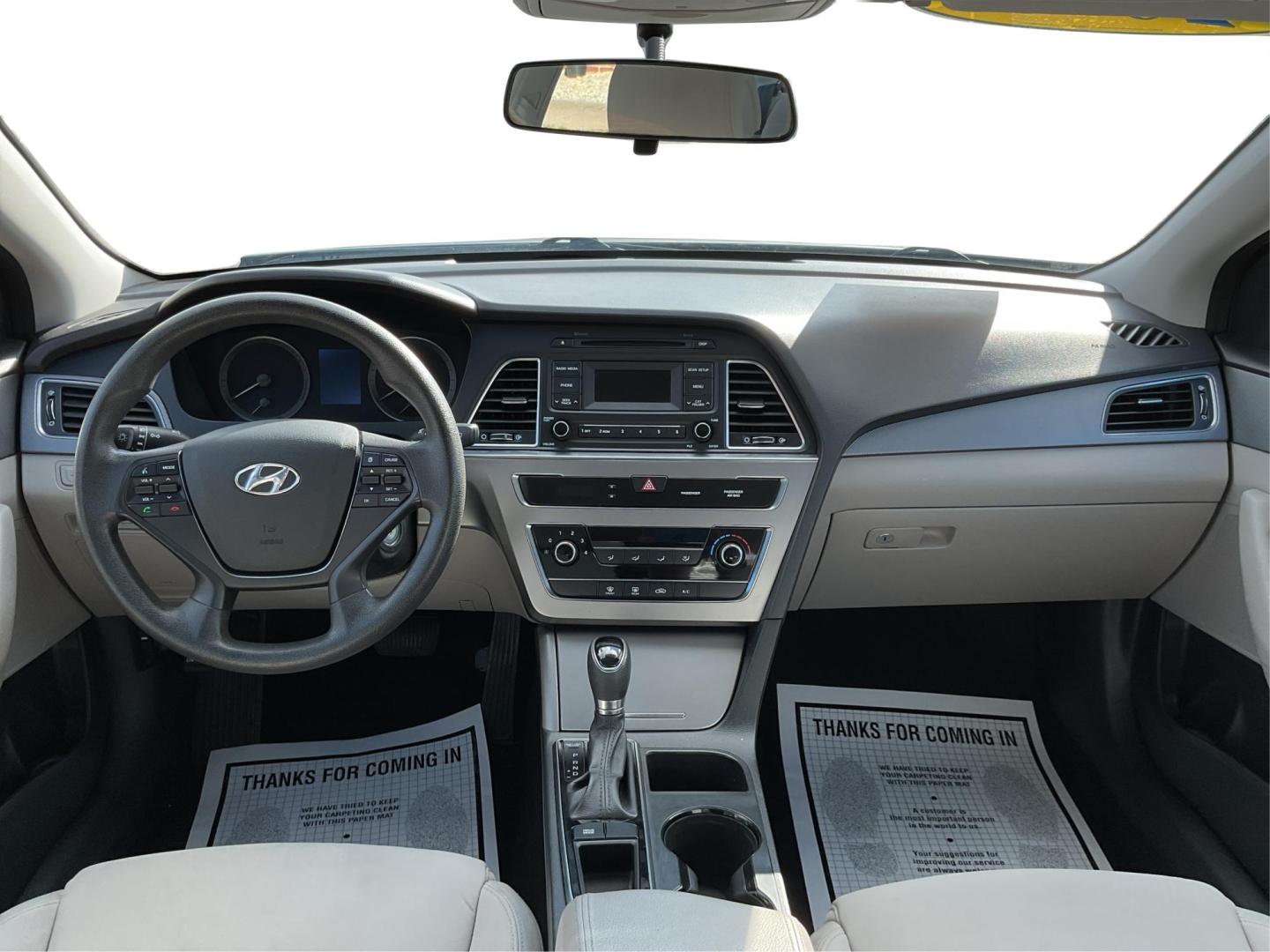 2015 Hyundai Sonata SE (5NPE24AF2FH) with an 2.4L I-4 gasoline direct injection engine, located at 1951 S Dayton Lakeview Rd., New Carlisle, OH, 45344, (937) 908-9800, 39.890999, -84.050255 - Photo#17