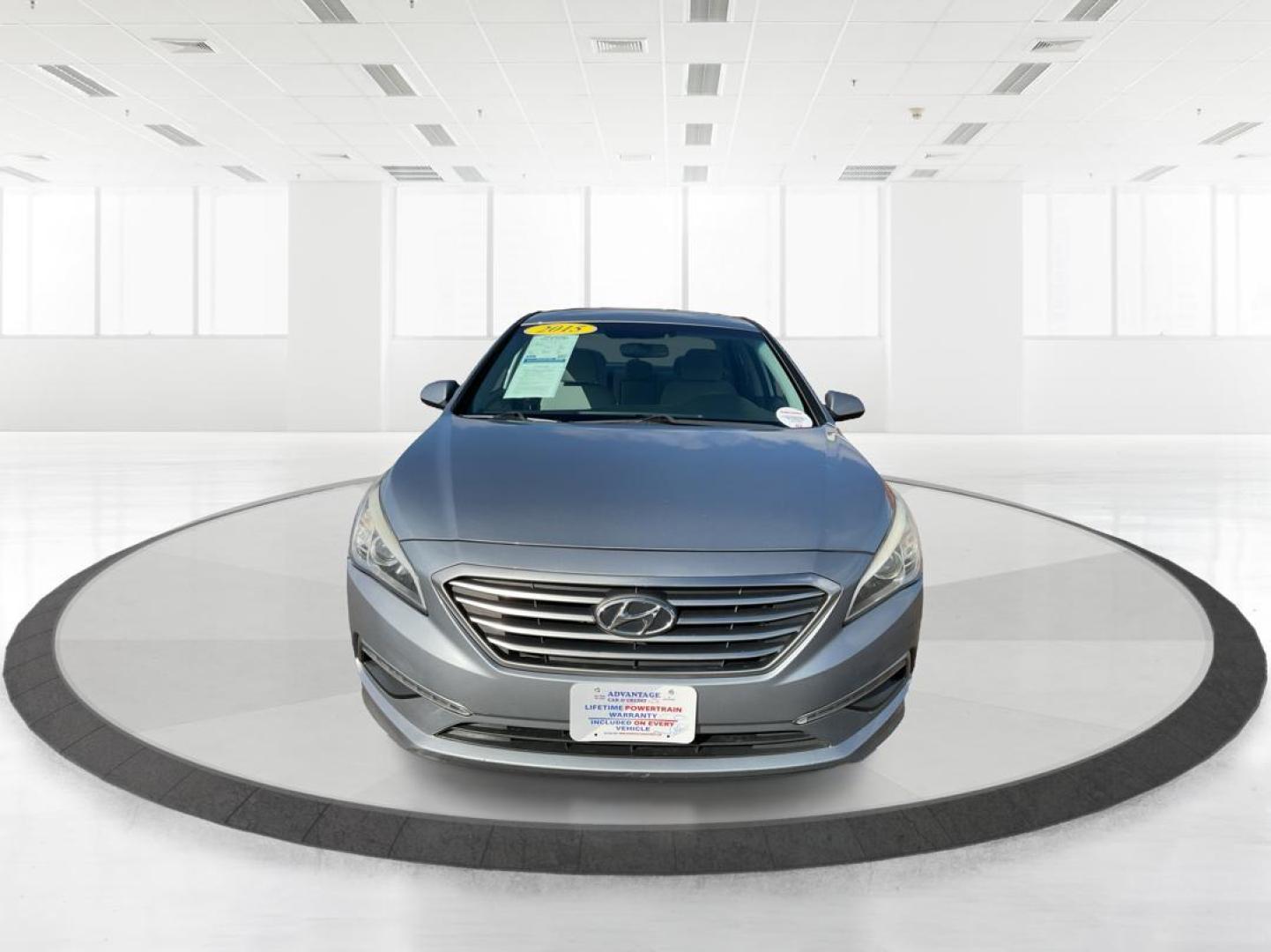 2015 Hyundai Sonata SE (5NPE24AF2FH) with an 2.4L I-4 gasoline direct injection engine, located at 1951 S Dayton Lakeview Rd., New Carlisle, OH, 45344, (937) 908-9800, 39.890999, -84.050255 - Photo#6
