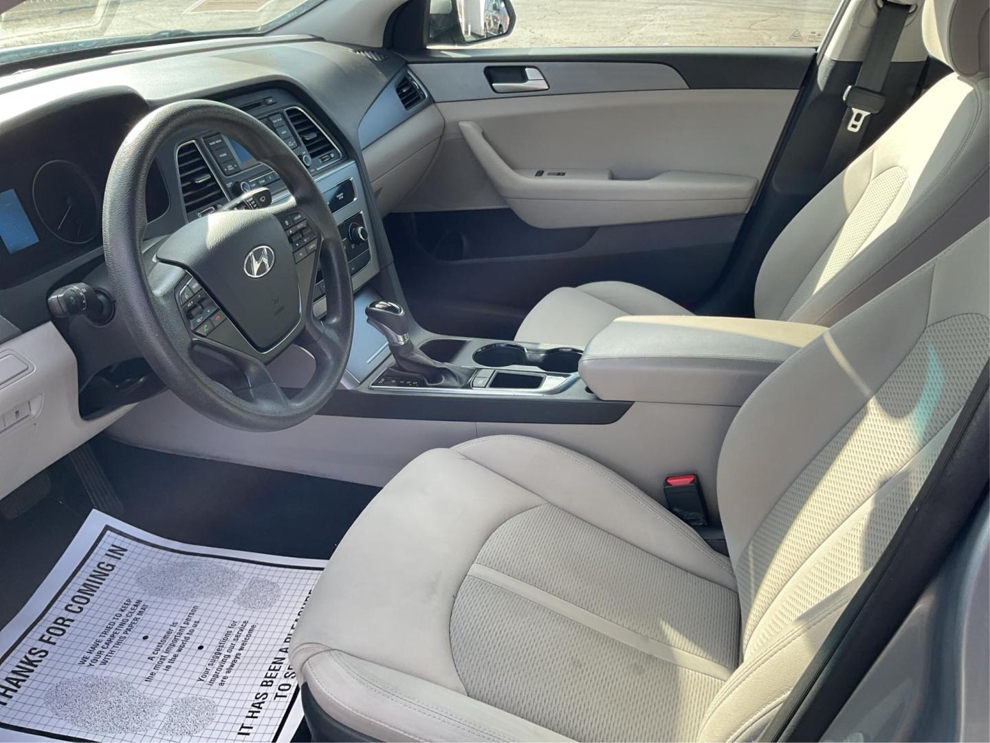 2015 Hyundai Sonata SE (5NPE24AF2FH) with an 2.4L I-4 gasoline direct injection engine, located at 1951 S Dayton Lakeview Rd., New Carlisle, OH, 45344, (937) 908-9800, 39.890999, -84.050255 - Photo#8