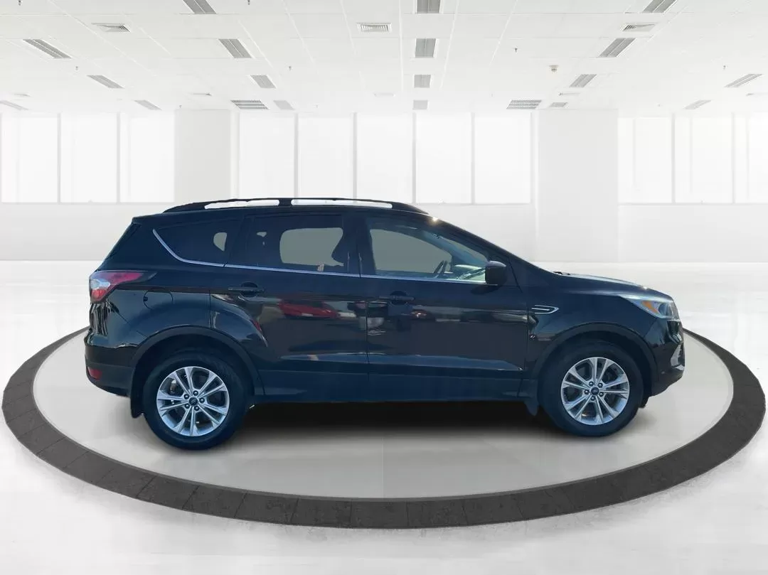 photo of 2017 Ford Escape SE 4WD