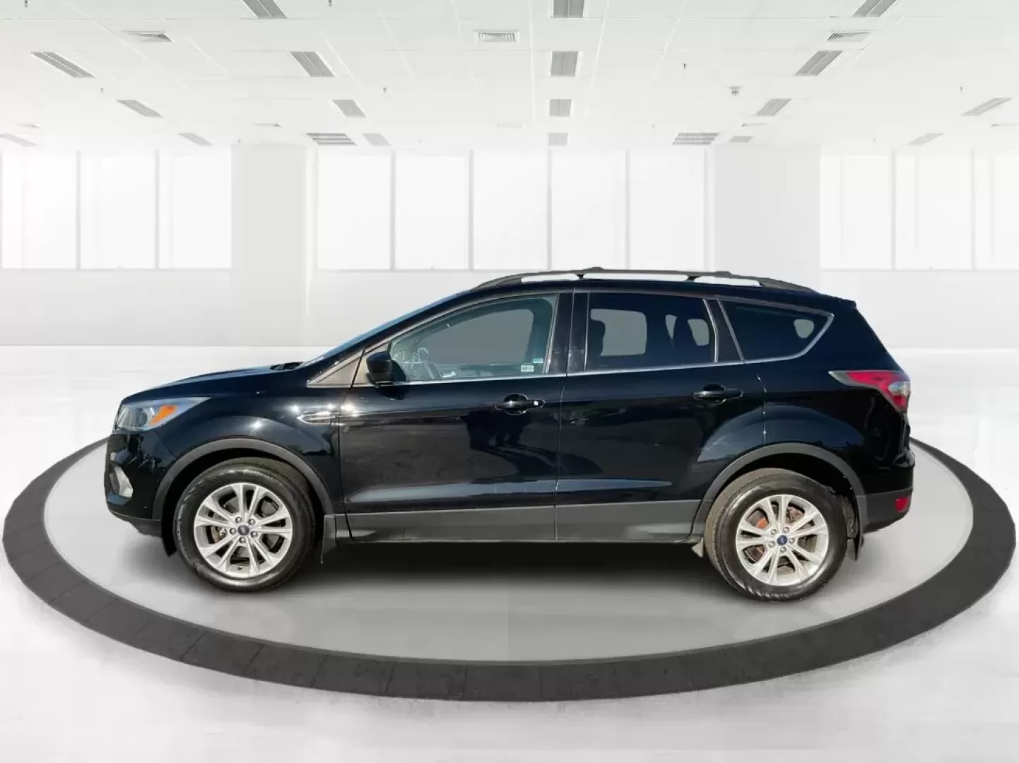 2017 Ford Escape SE 4WD (1FMCU9G93HU) with an 2.0L L4 DOHC 16V engine, 6-Speed Automatic transmission, located at 1951 S Dayton Lakeview Rd., New Carlisle, OH, 45344, (937) 908-9800, 39.890999, -84.050255 - One Owner - Photo#4