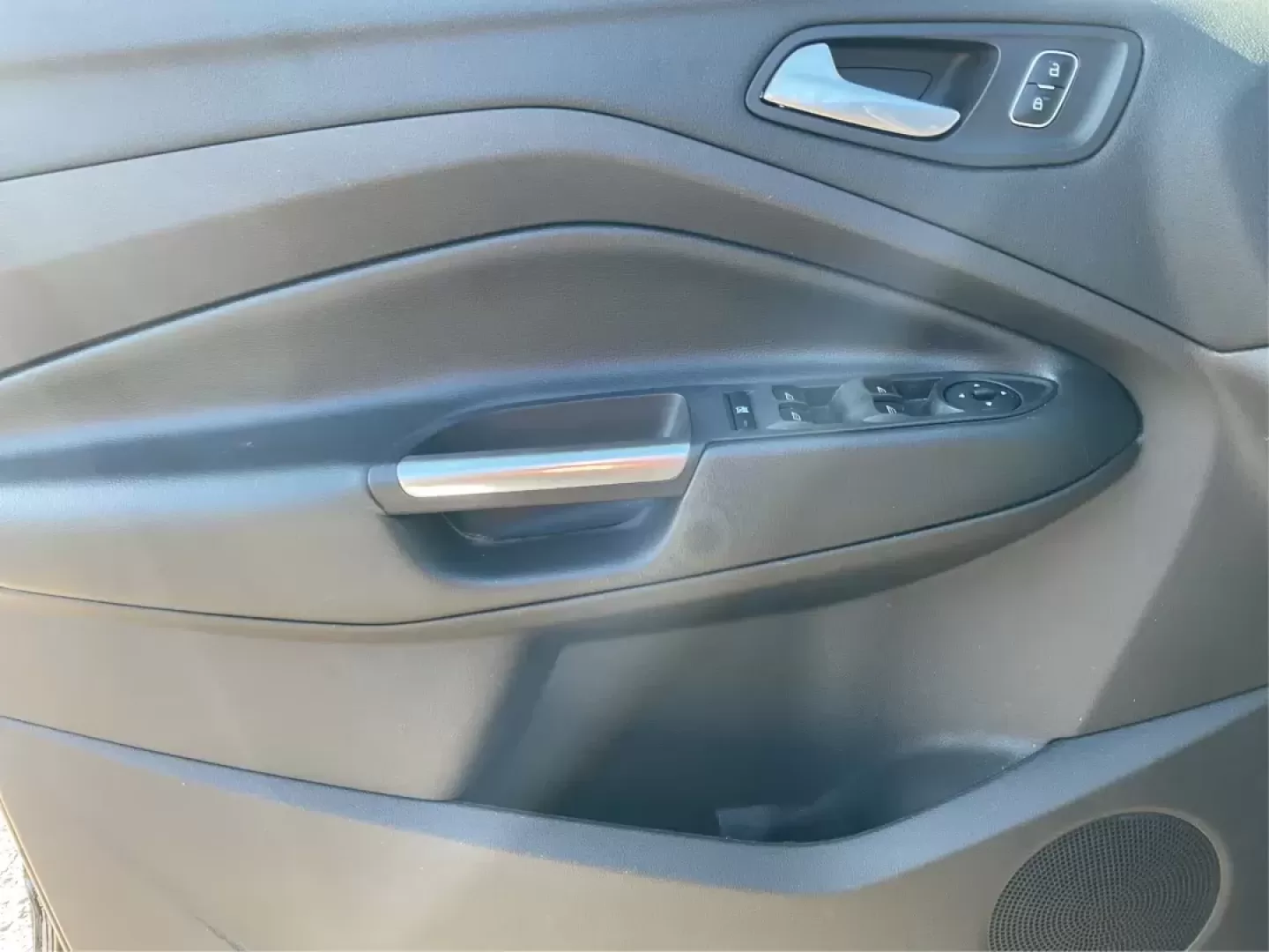 2017 Ford Escape SE 4WD (1FMCU9G93HU) with an 2.0L L4 DOHC 16V engine, 6-Speed Automatic transmission, located at 1951 S Dayton Lakeview Rd., New Carlisle, OH, 45344, (937) 908-9800, 39.890999, -84.050255 - One Owner - Photo#16