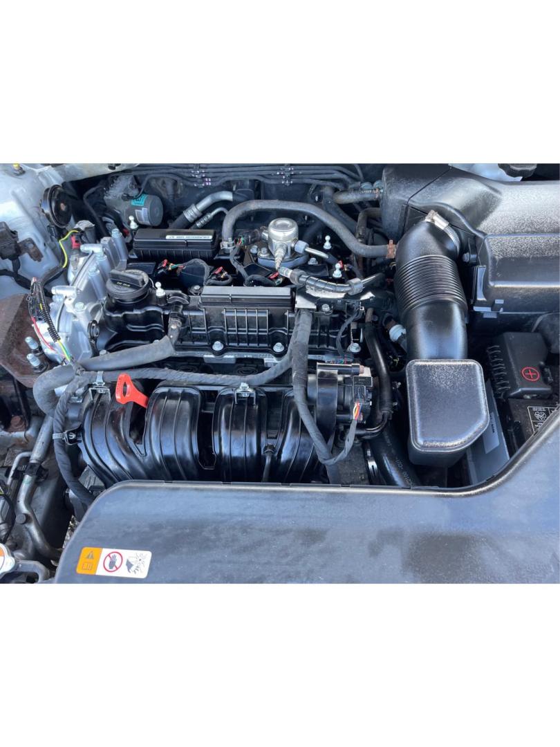 2015 Hyundai Sonata SE (5NPE24AFXFH) with an 2.4L L4 DOHC 16V engine, 7-Speed Automatic transmission, located at 880 E. National Road, Vandalia, OH, 45377, (937) 908-9800, 39.891918, -84.183594 - Photo#10