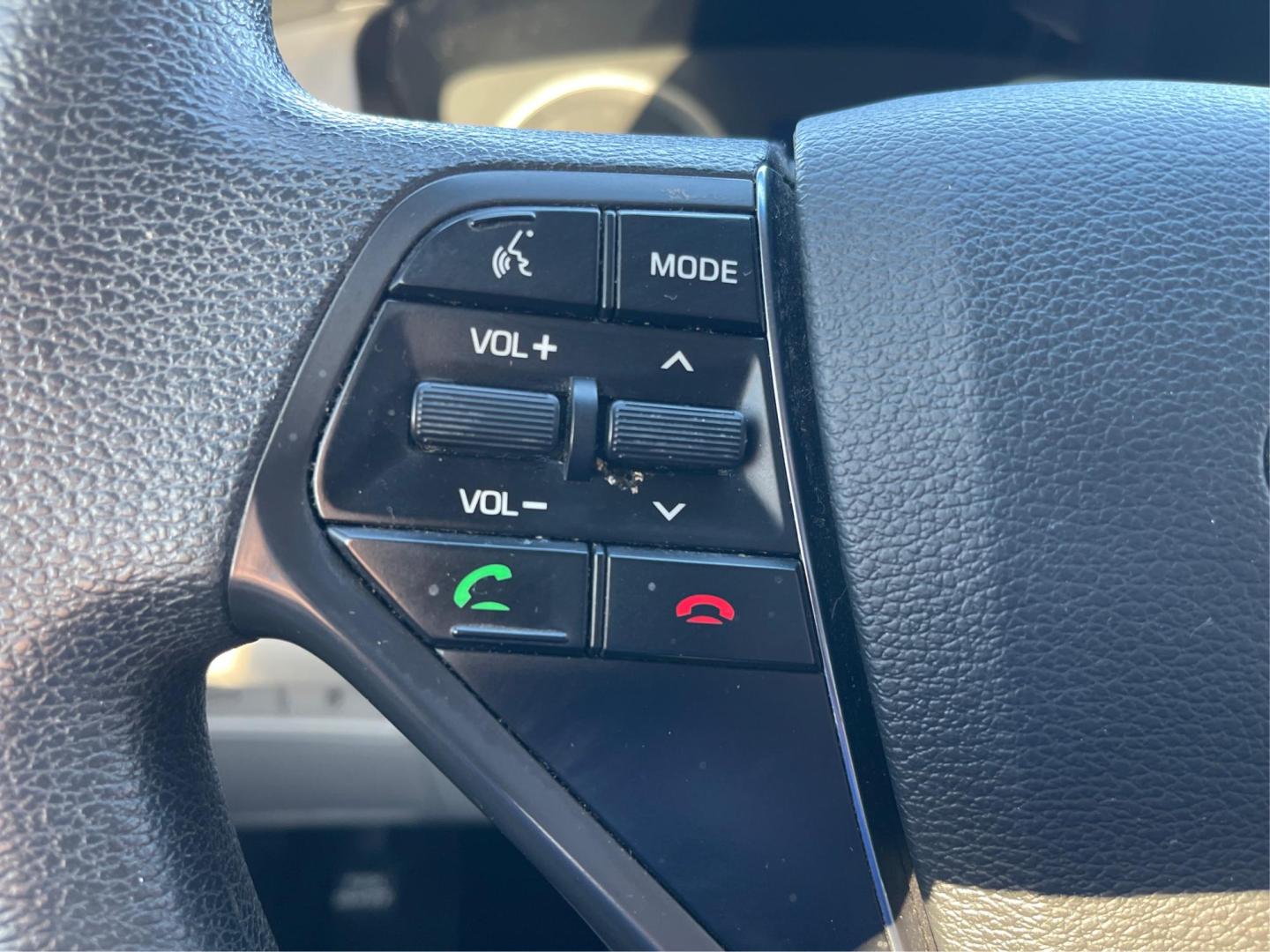 2015 Hyundai Sonata SE (5NPE24AFXFH) with an 2.4L L4 DOHC 16V engine, 7-Speed Automatic transmission, located at 880 E. National Road, Vandalia, OH, 45377, (937) 908-9800, 39.891918, -84.183594 - Photo#15