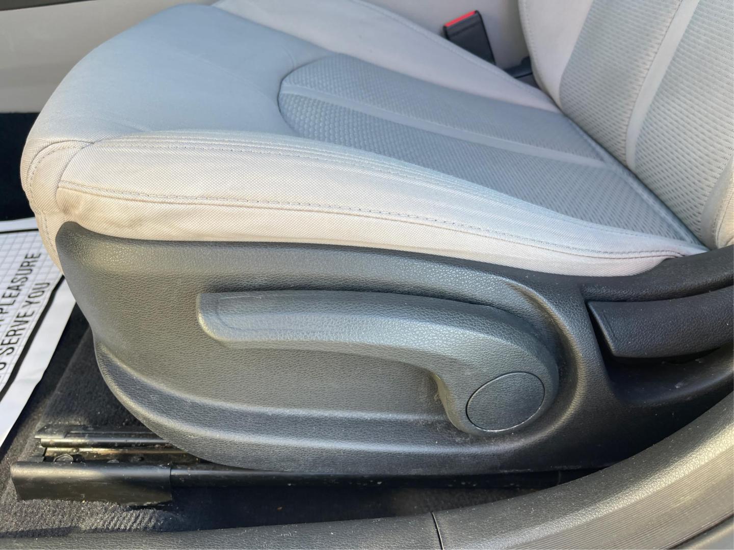 2015 Hyundai Sonata SE (5NPE24AFXFH) with an 2.4L L4 DOHC 16V engine, 7-Speed Automatic transmission, located at 880 E. National Road, Vandalia, OH, 45377, (937) 908-9800, 39.891918, -84.183594 - Photo#17