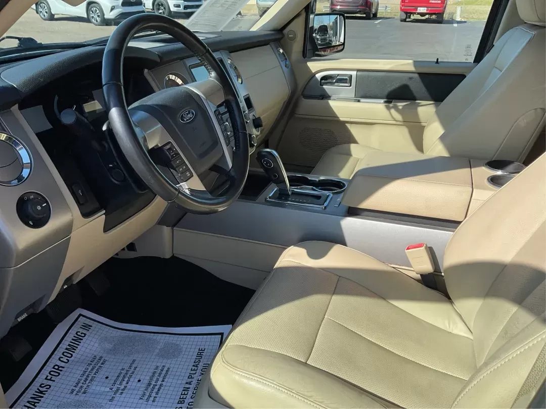 2017 Ford Expedition Limited (1FMJU2AT4HE) with an EcoBoost 3.5L V-6 gasoline direct injection engine, located at 1184 Kauffman Ave, Fairborn, OH, 45324, (937) 908-9800, 39.807072, -84.030914 - Photo#9