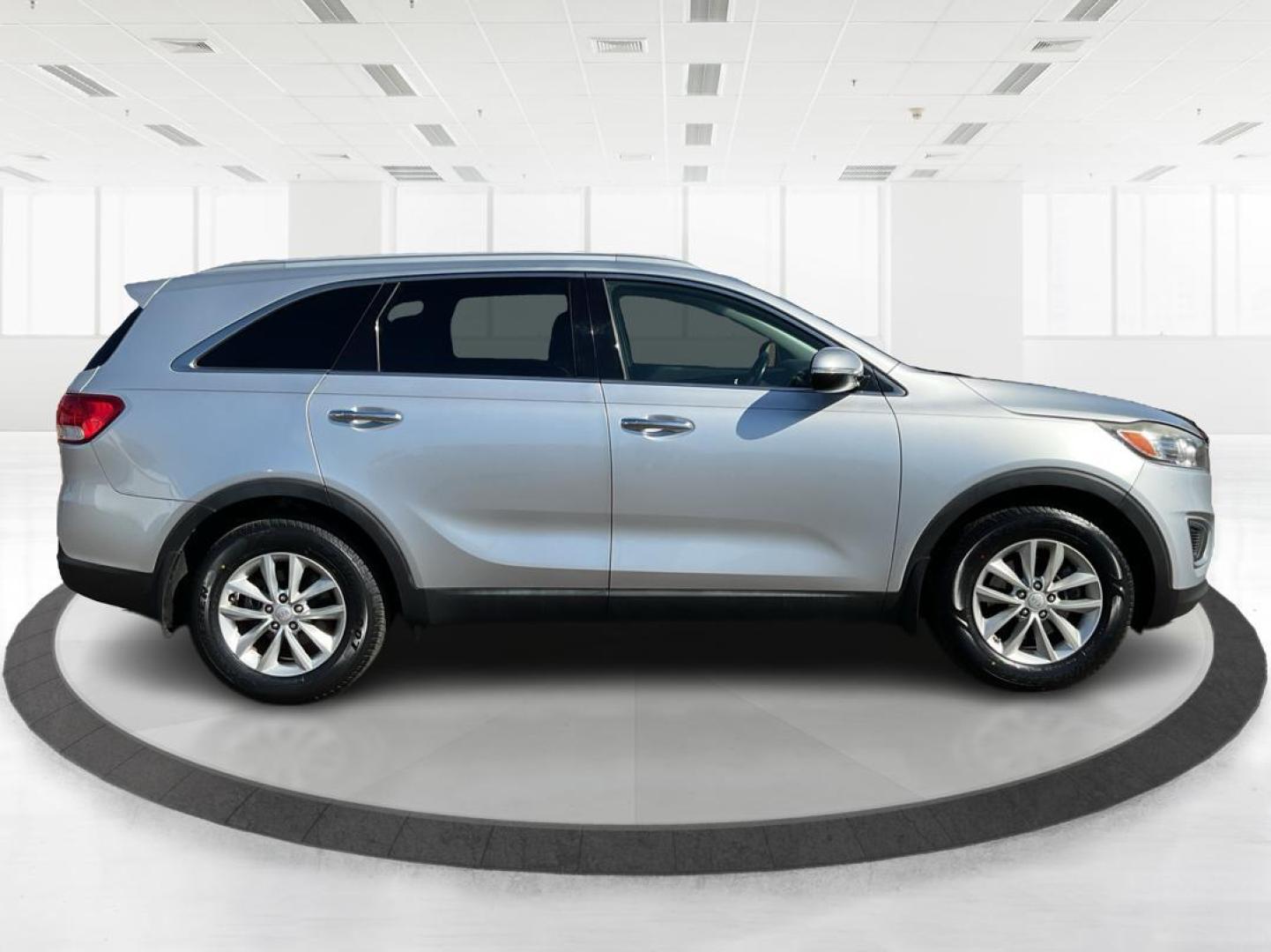 2016 Kia Sorento 2.4L LX (5XYPG4A34GG) with an 2.4L I-4 gasoline direct injection engine, located at 1230 East Main St, Xenia, OH, 45385, (937) 908-9800, 39.688026, -83.910172 - Photo#1