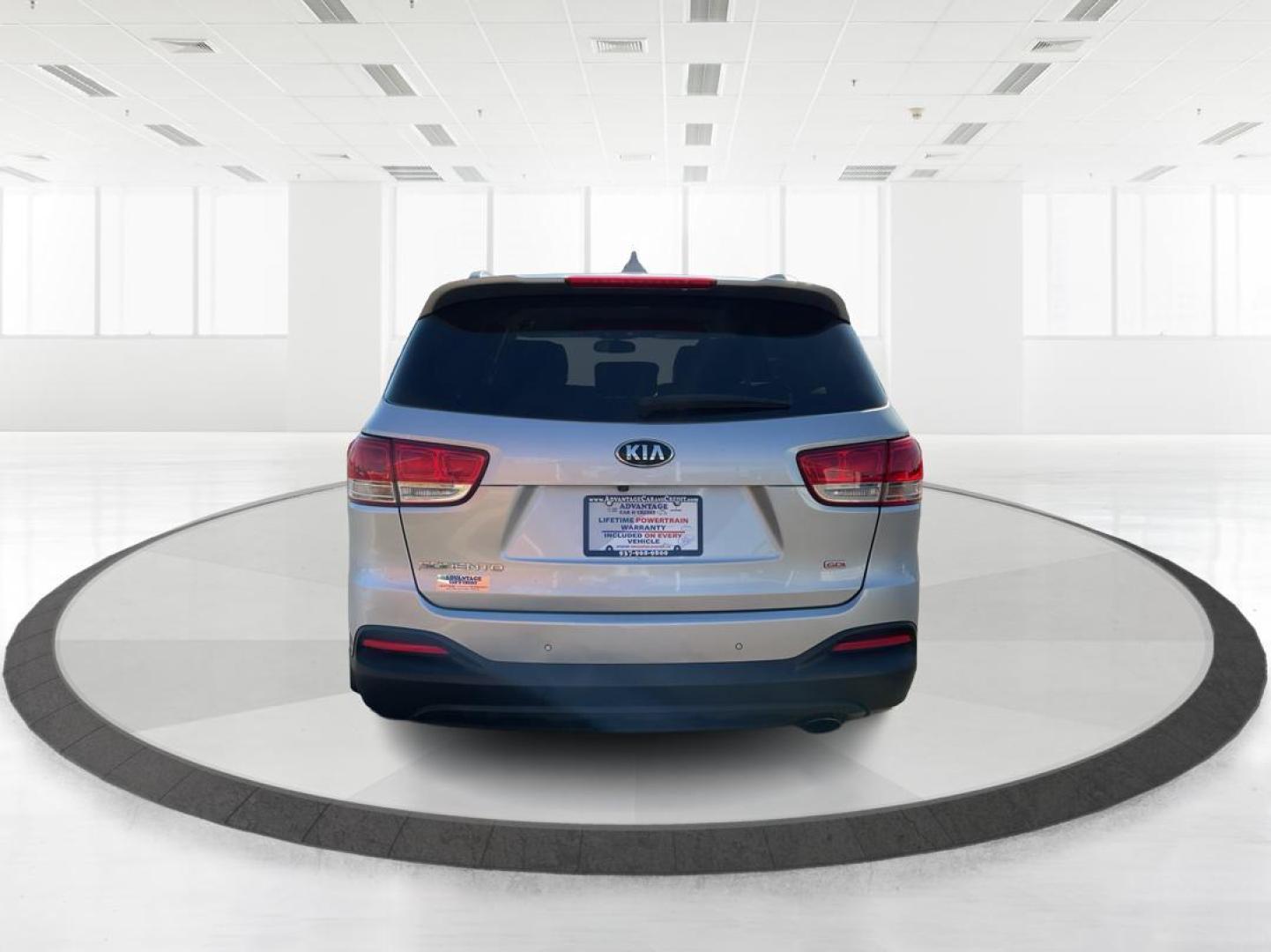 2016 Kia Sorento 2.4L LX (5XYPG4A34GG) with an 2.4L I-4 gasoline direct injection engine, located at 1230 East Main St, Xenia, OH, 45385, (937) 908-9800, 39.688026, -83.910172 - Photo#3