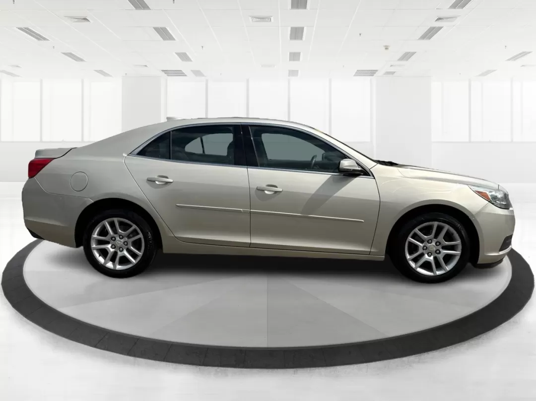 2015 Chevrolet Malibu 1LT (1G11C5SL5FF) with an ECOTEC 2.5L I-4 gasoline direct injection engine, located at 880 E. National Road, Vandalia, OH, 45377, (937) 908-9800, 39.891918, -84.183594 - Photo#1