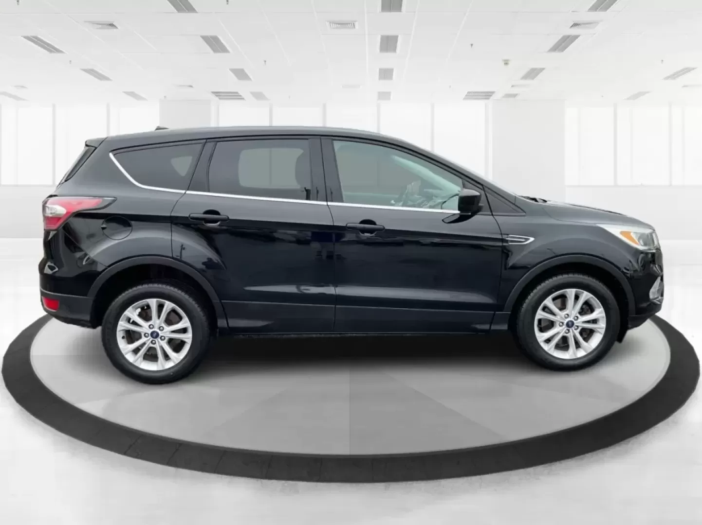 2017 Ford Escape SE (1FMCU9GD0HU) with an Other engine, located at 880 E. National Road, Vandalia, OH, 45377, (937) 908-9800, 39.891918, -84.183594 - **Explore New Adventures with the 2017 Ford Escape SE - Your Perfect Companion for Every Journey!**<br /> <br /> Imagine embarking on spontaneous weekend getaways or daily commutes with absolute confidence and comfort. The 2017 Ford Escape SE, now available at Advantage Car and Credit in Fairborn, O - Photo#1