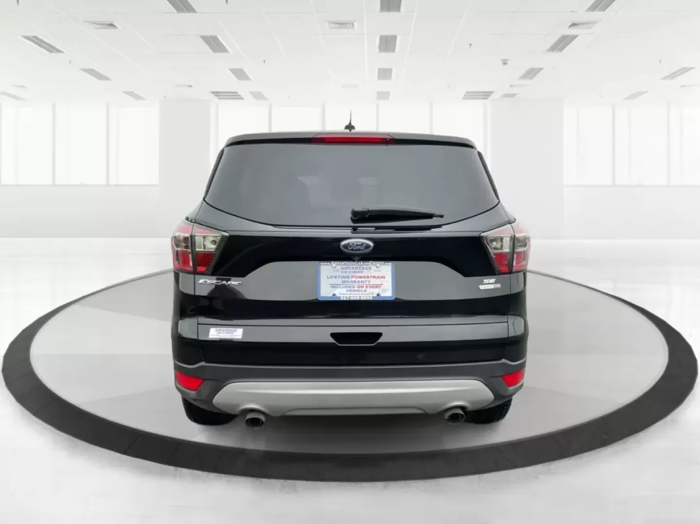 2017 Ford Escape SE (1FMCU9GD0HU) with an Other engine, located at 880 E. National Road, Vandalia, OH, 45377, (937) 908-9800, 39.891918, -84.183594 - **Explore New Adventures with the 2017 Ford Escape SE - Your Perfect Companion for Every Journey!**<br /> <br /> Imagine embarking on spontaneous weekend getaways or daily commutes with absolute confidence and comfort. The 2017 Ford Escape SE, now available at Advantage Car and Credit in Fairborn, O - Photo#3