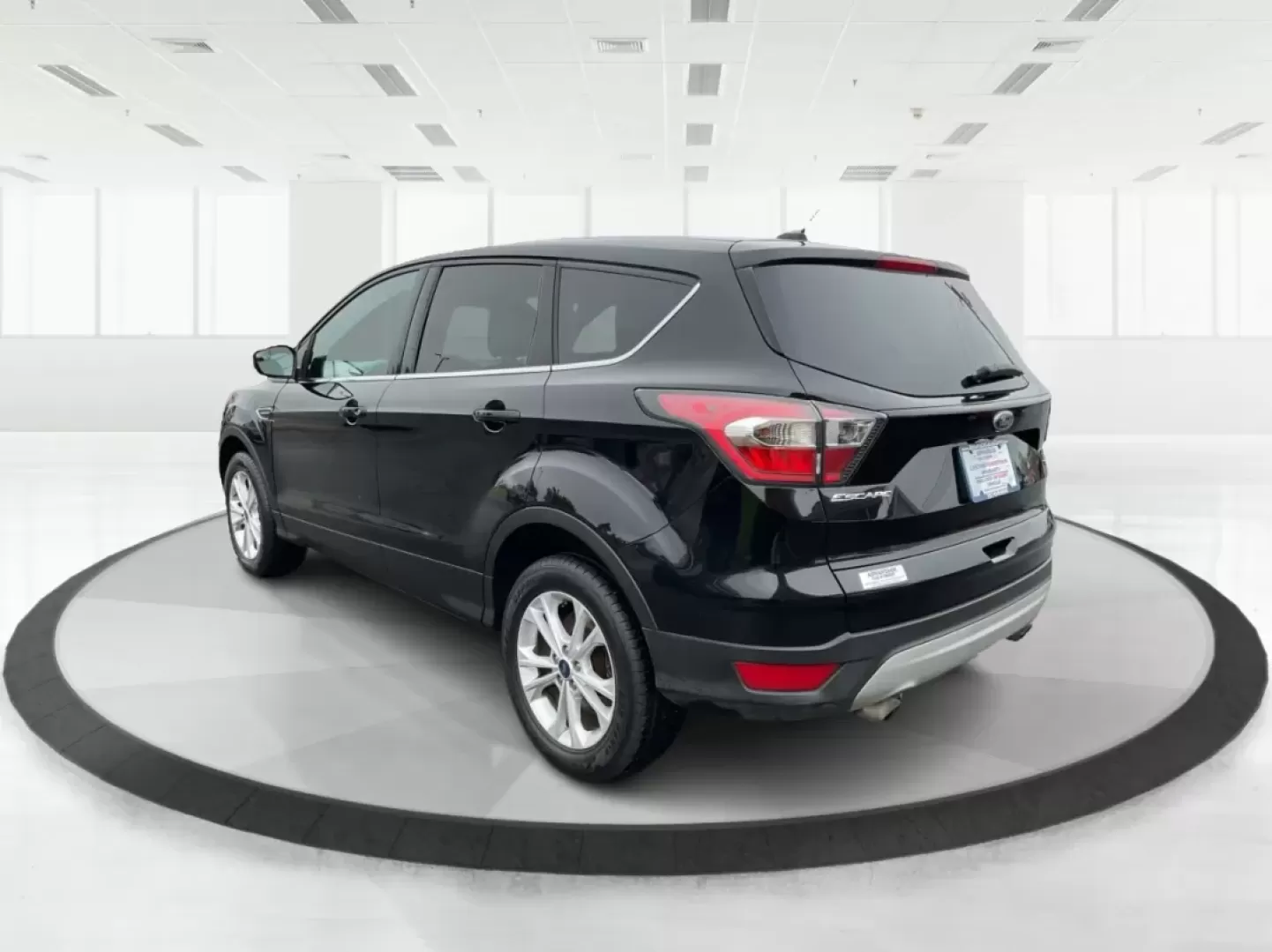 2017 Ford Escape SE (1FMCU9GD0HU) with an Other engine, located at 880 E. National Road, Vandalia, OH, 45377, (937) 908-9800, 39.891918, -84.183594 - **Explore New Adventures with the 2017 Ford Escape SE - Your Perfect Companion for Every Journey!**<br /> <br /> Imagine embarking on spontaneous weekend getaways or daily commutes with absolute confidence and comfort. The 2017 Ford Escape SE, now available at Advantage Car and Credit in Fairborn, O - Photo#4