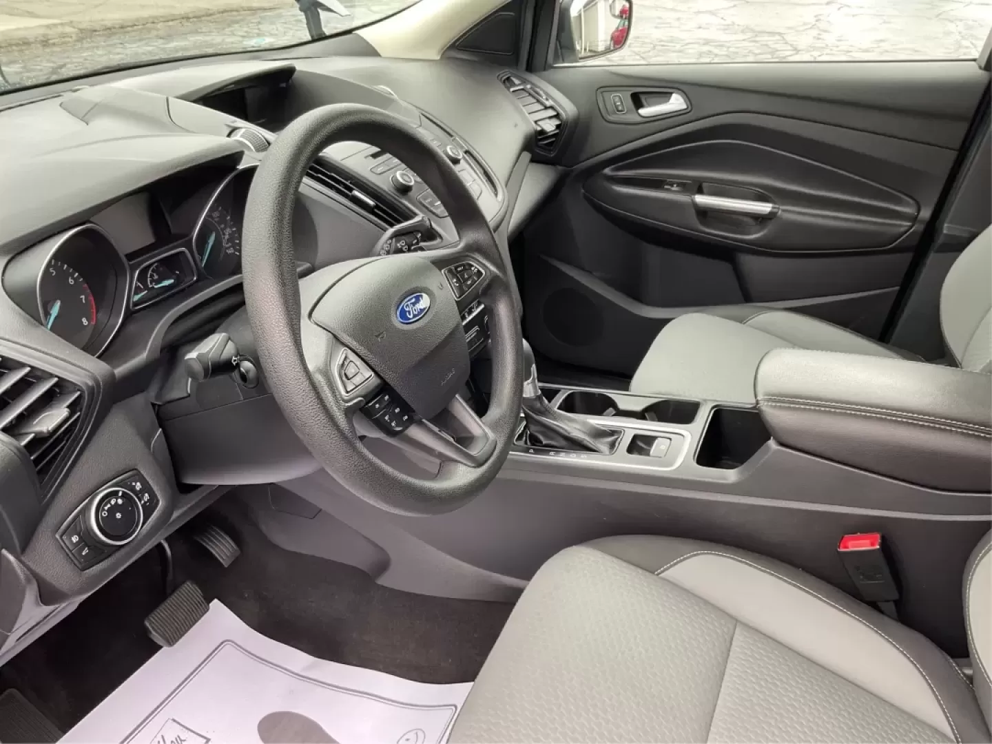 2017 Ford Escape SE (1FMCU9GD0HU) with an Other engine, located at 880 E. National Road, Vandalia, OH, 45377, (937) 908-9800, 39.891918, -84.183594 - **Explore New Adventures with the 2017 Ford Escape SE - Your Perfect Companion for Every Journey!**<br /> <br /> Imagine embarking on spontaneous weekend getaways or daily commutes with absolute confidence and comfort. The 2017 Ford Escape SE, now available at Advantage Car and Credit in Fairborn, O - Photo#9