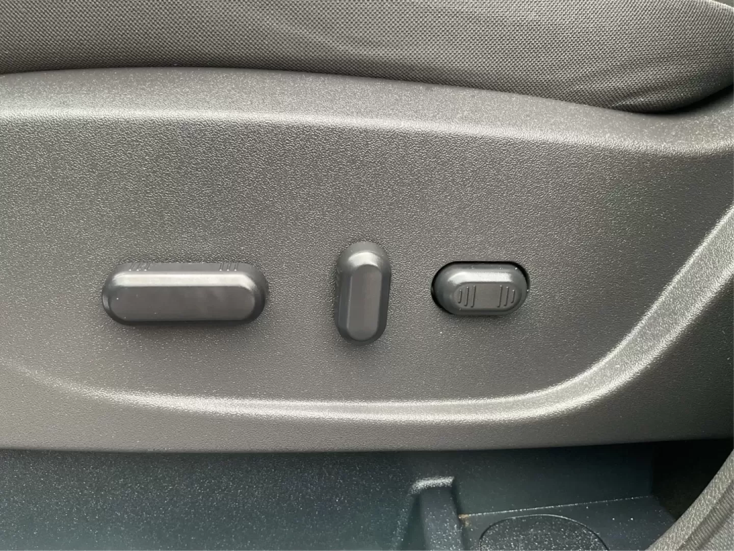 2017 Ford Escape SE (1FMCU9GD0HU) with an Other engine, located at 880 E. National Road, Vandalia, OH, 45377, (937) 908-9800, 39.891918, -84.183594 - **Explore New Adventures with the 2017 Ford Escape SE - Your Perfect Companion for Every Journey!**<br /> <br /> Imagine embarking on spontaneous weekend getaways or daily commutes with absolute confidence and comfort. The 2017 Ford Escape SE, now available at Advantage Car and Credit in Fairborn, O - Photo#18